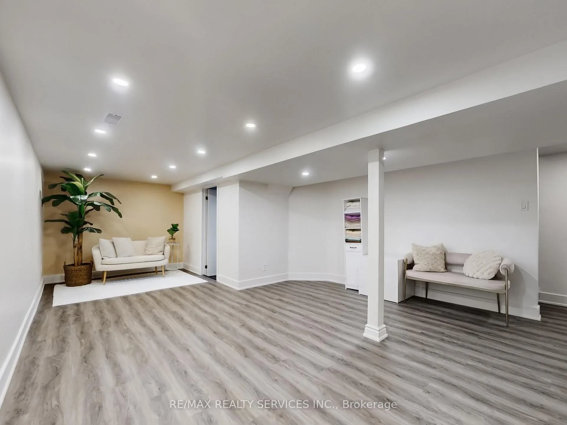 Photo 36 of 30 Haley Court, Brampton, Central Park — HOMEH
