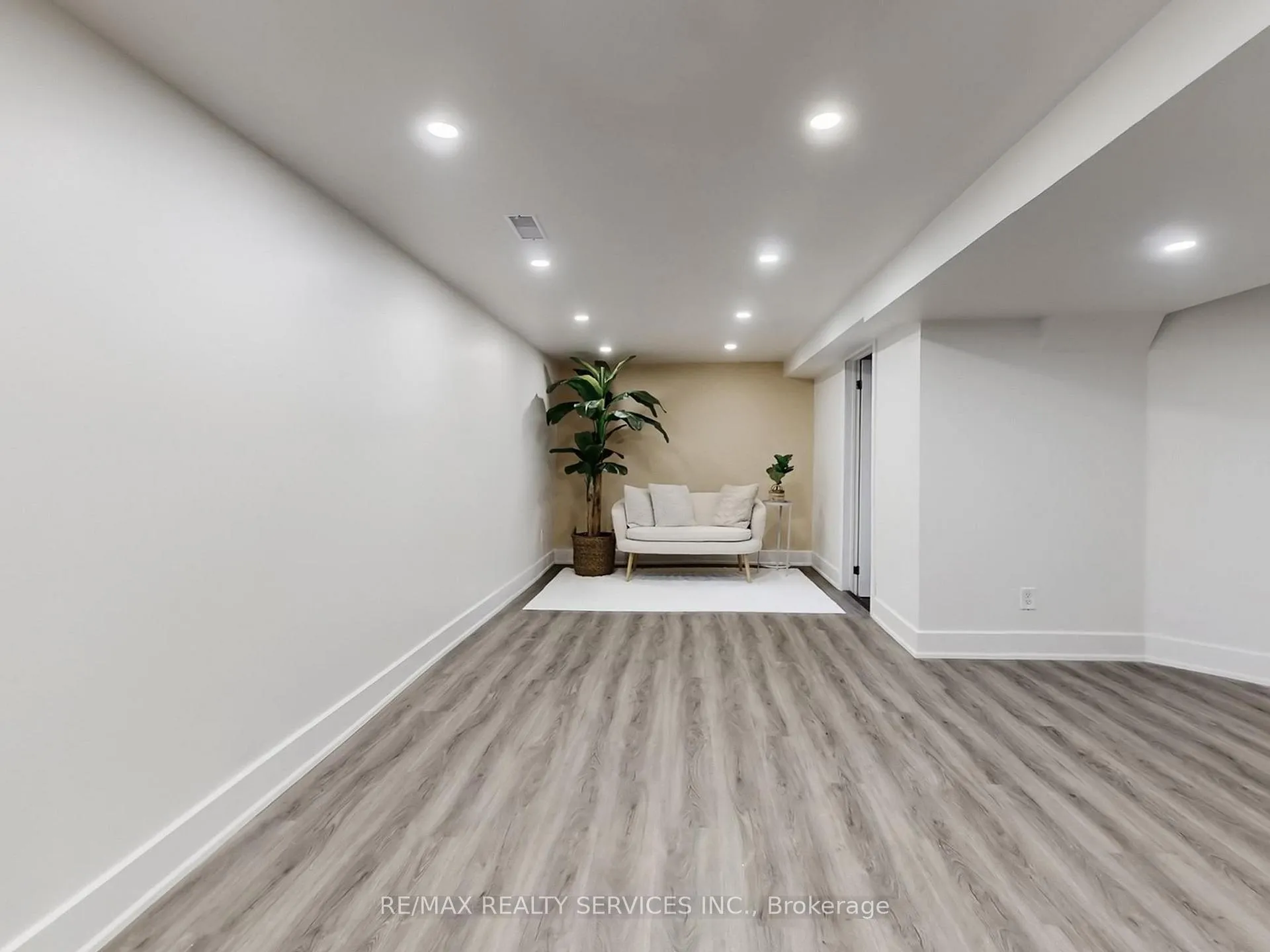 Photo 37 of 30 Haley Court, Brampton, Central Park — HOMEH