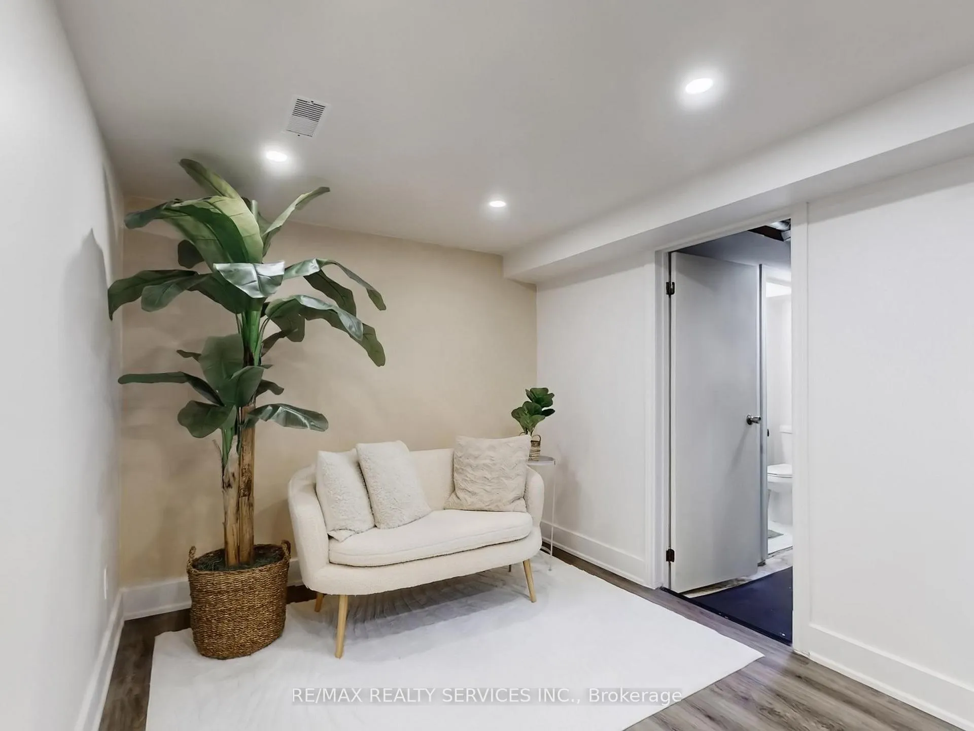 Photo 41 of 30 Haley Court, Brampton, Central Park — HOMEH