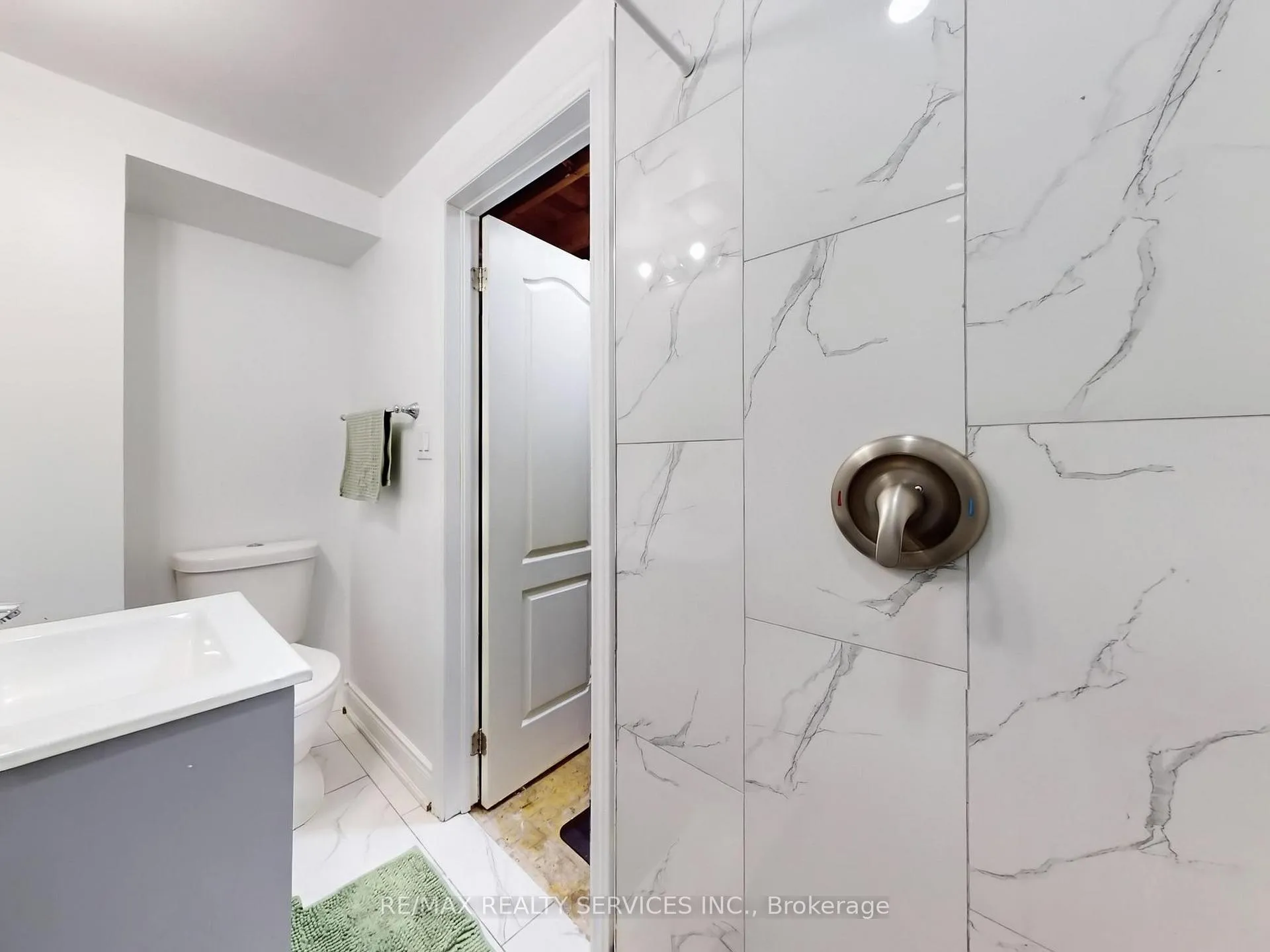 Photo 42 of 30 Haley Court, Brampton, Central Park — HOMEH