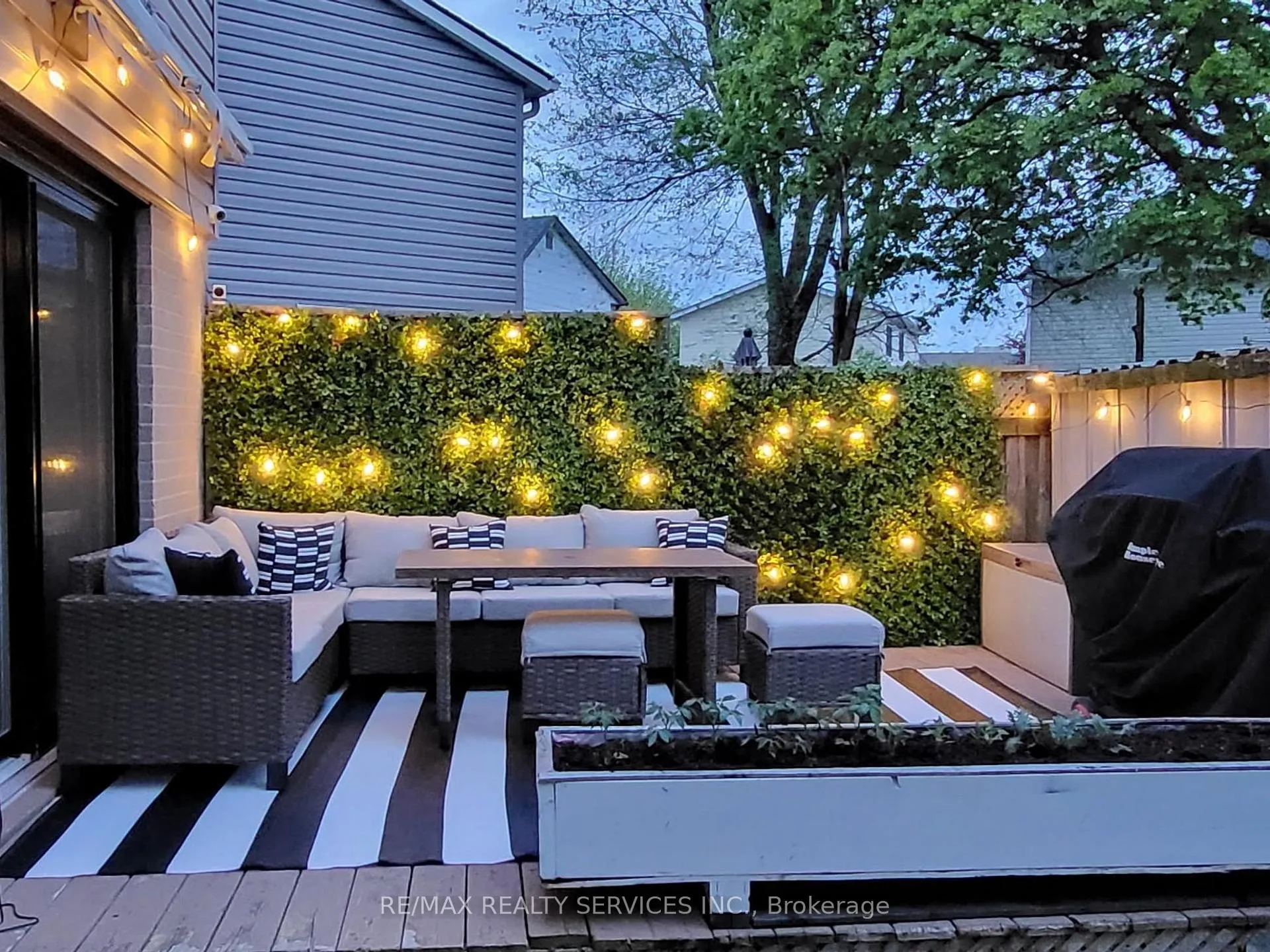 Photo 48 of 30 Haley Court, Brampton, Central Park — HOMEH