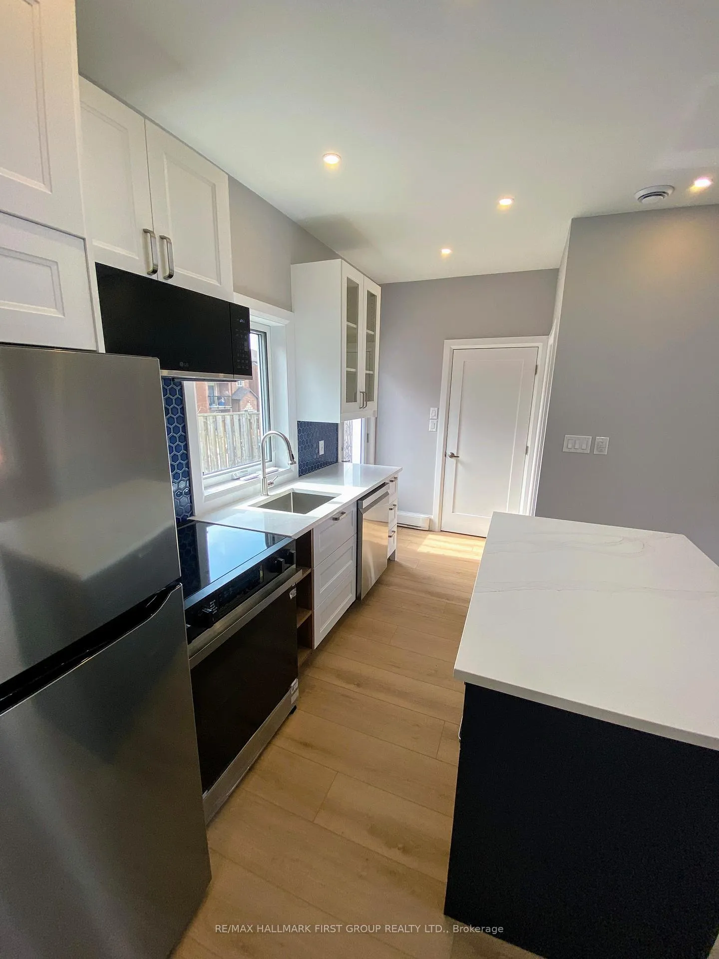Photo 4 of 88 Codrington Street, Barrie, Codrington — HOMEH