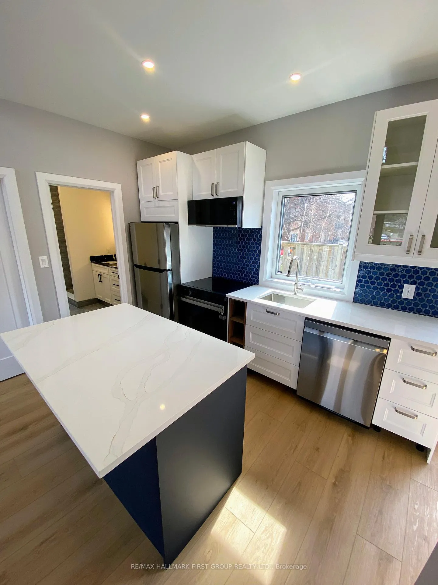 Photo 5 of 88 Codrington Street, Barrie, Codrington — HOMEH