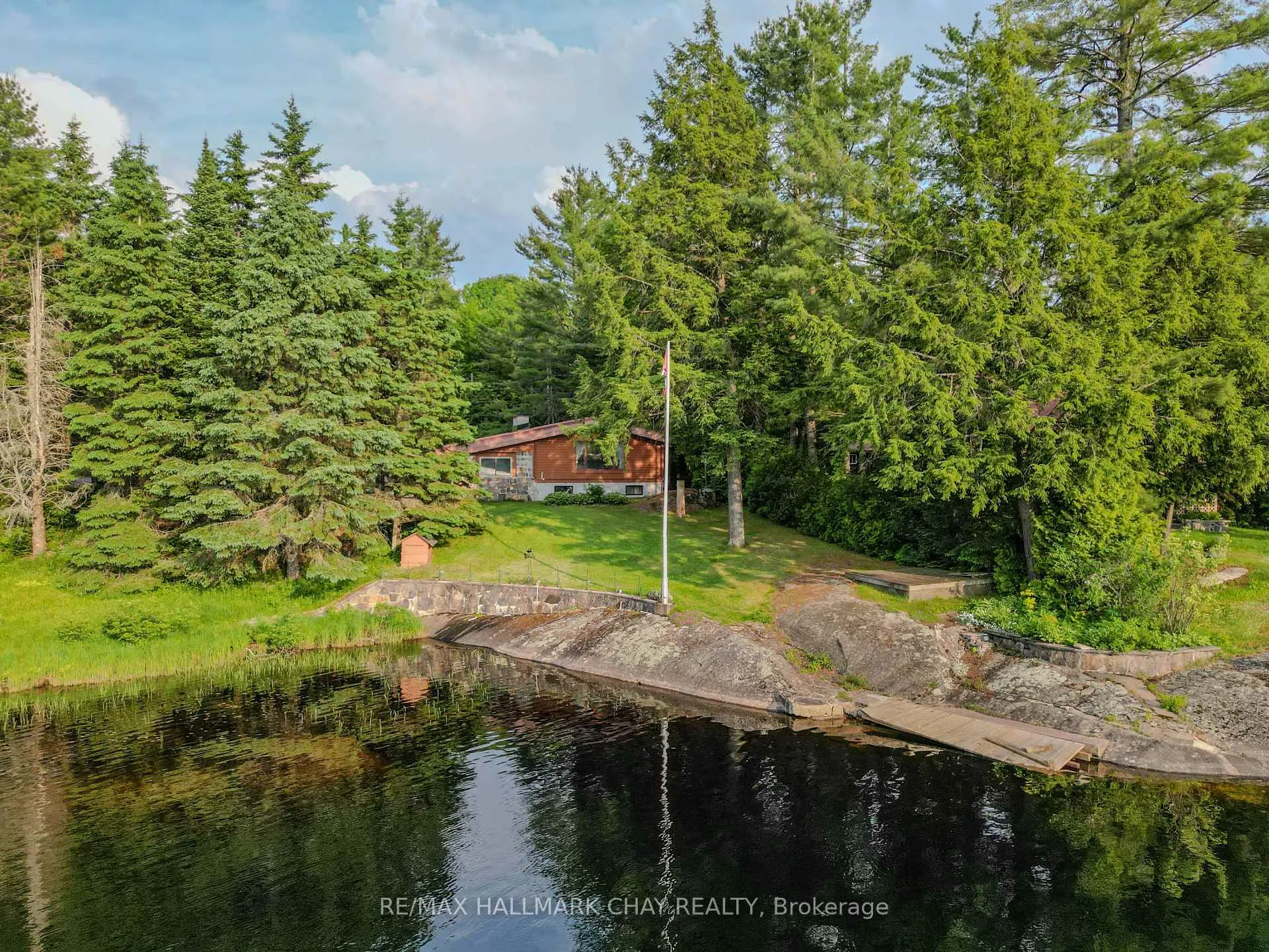 Photo 1 of 1070 Chaikof Road, Bracebridge, Draper — HOMEH