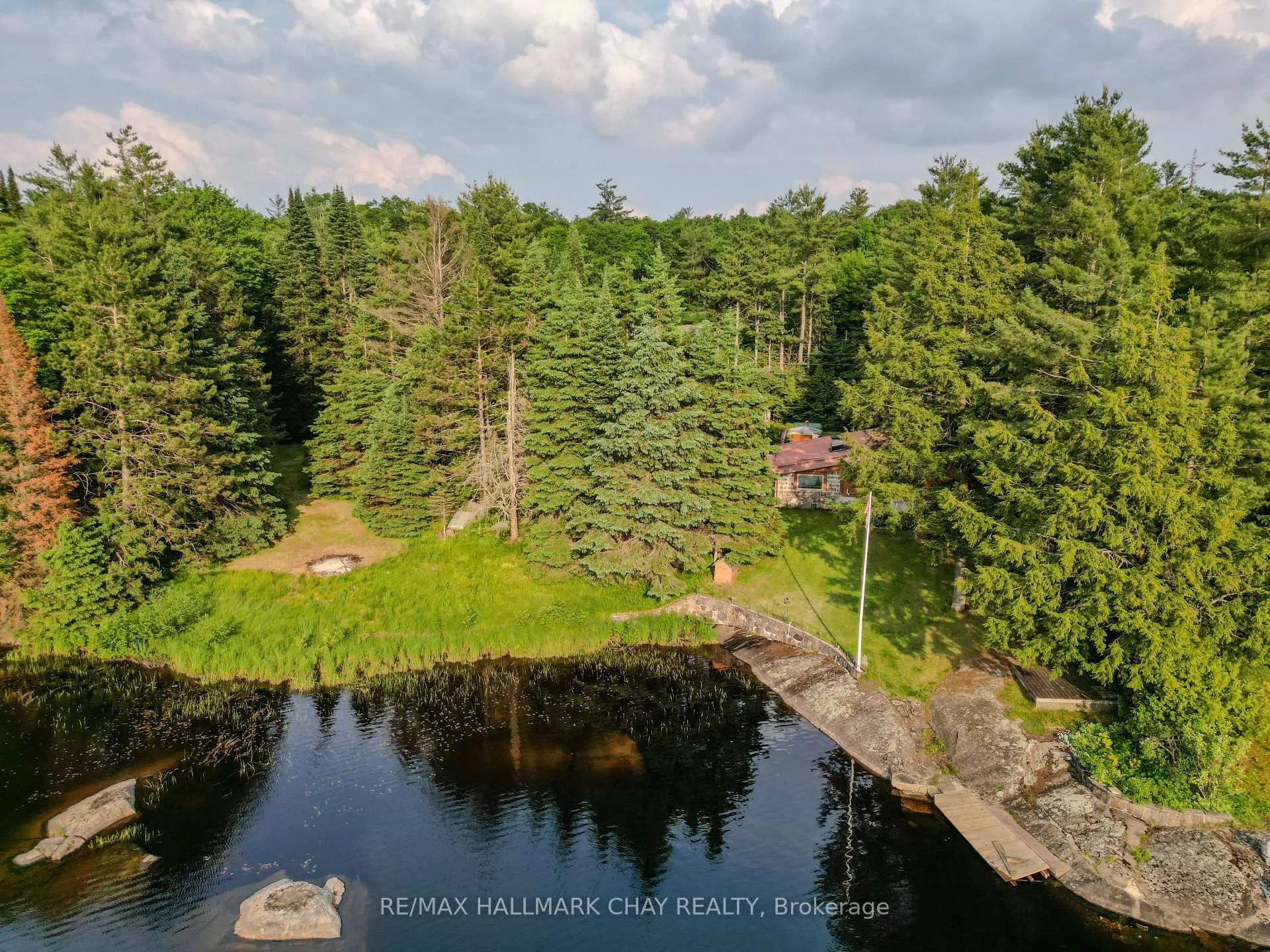 Photo 2 of 1070 Chaikof Road, Bracebridge, Draper — HOMEH