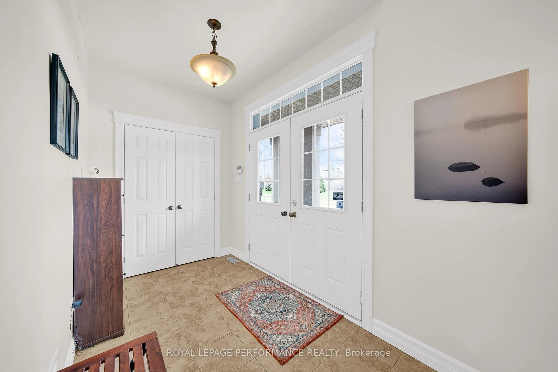 Photo 3 of 590 Kochar Drive, Ottawa, Mooneys Bay — HOMEH