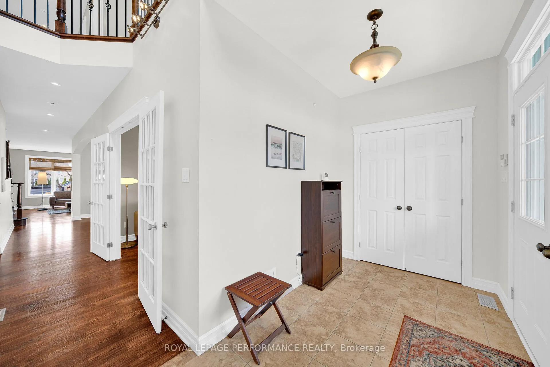 Photo 4 of 590 Kochar Drive, Ottawa, Mooneys Bay — HOMEH