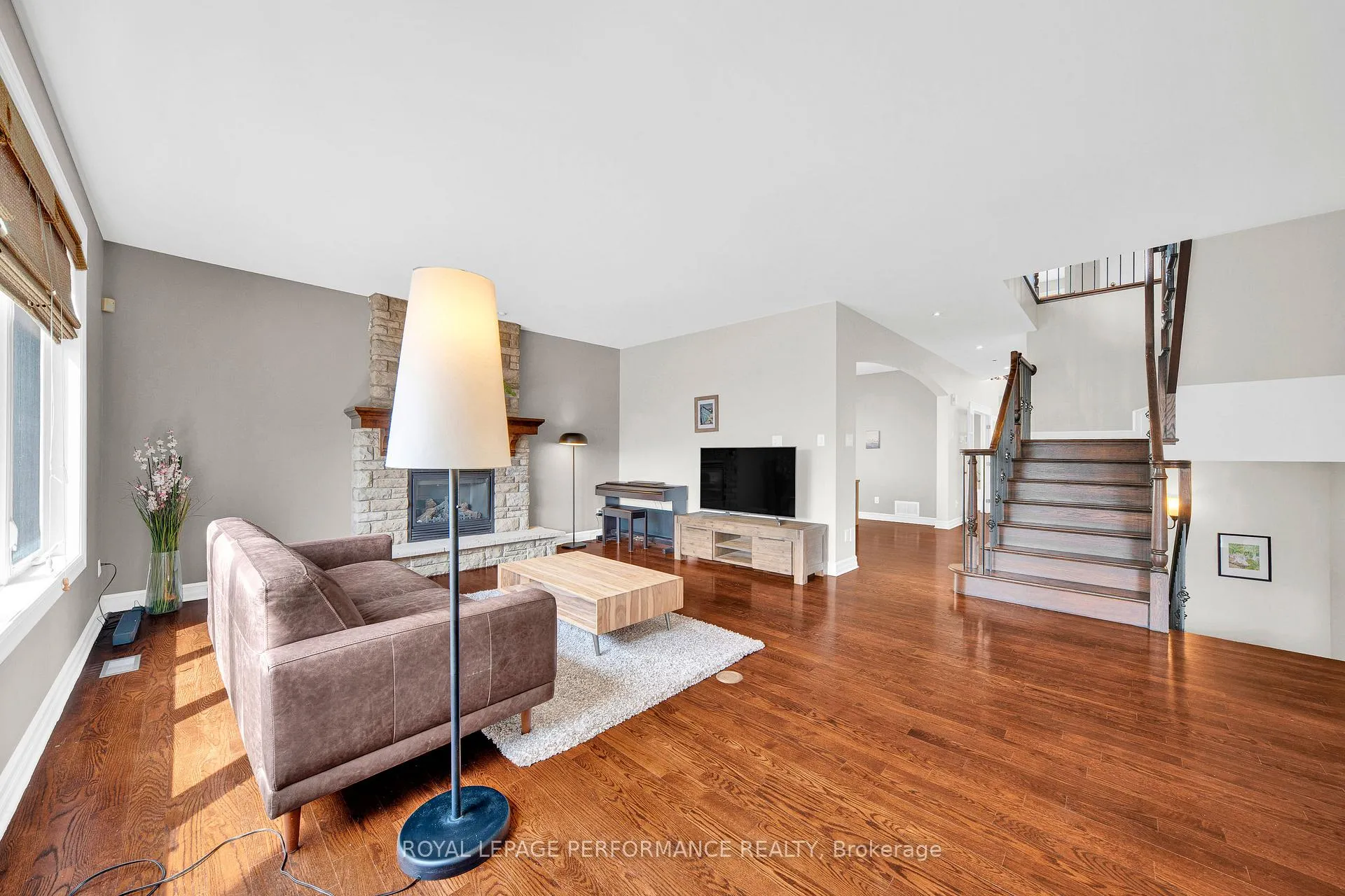 Photo 6 of 590 Kochar Drive, Ottawa, Mooneys Bay — HOMEH