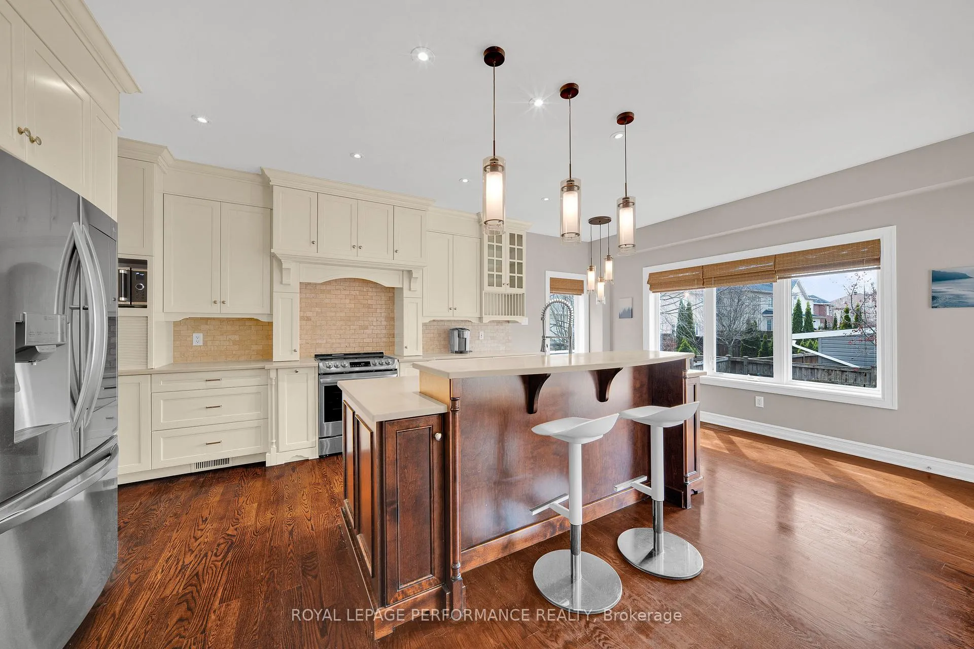 Photo 8 of 590 Kochar Drive, Ottawa, Mooneys Bay — HOMEH