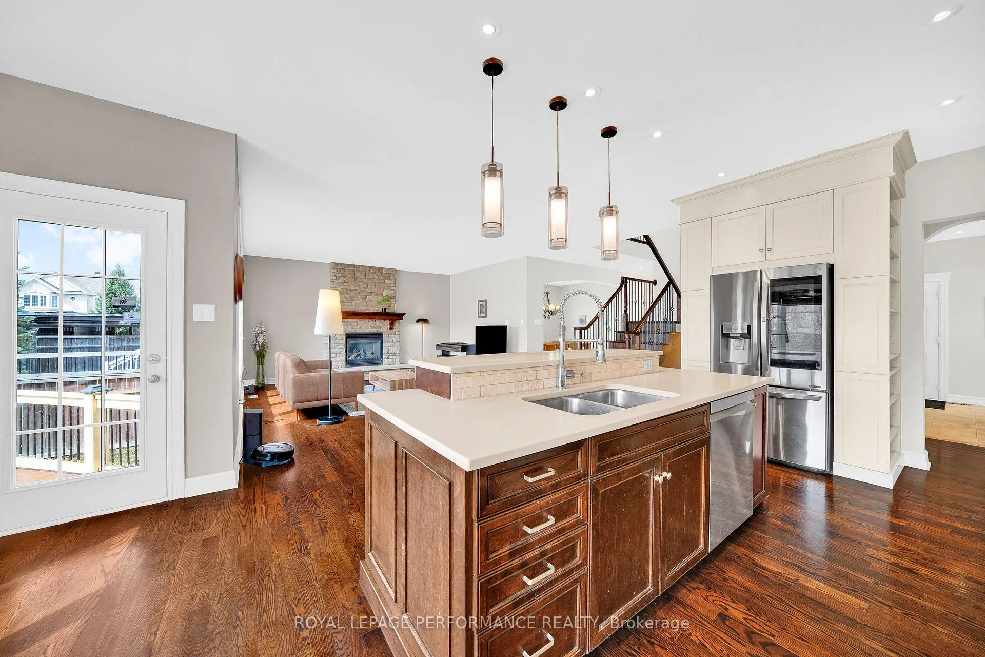 Photo 10 of 590 Kochar Drive, Ottawa, Mooneys Bay — HOMEH