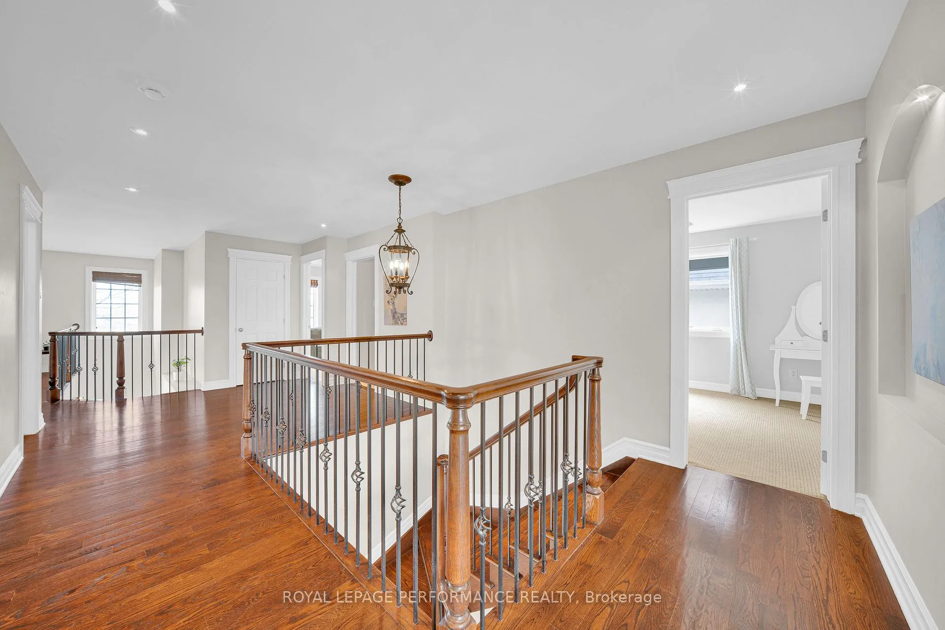 Photo 15 of 590 Kochar Drive, Ottawa, Mooneys Bay — HOMEH