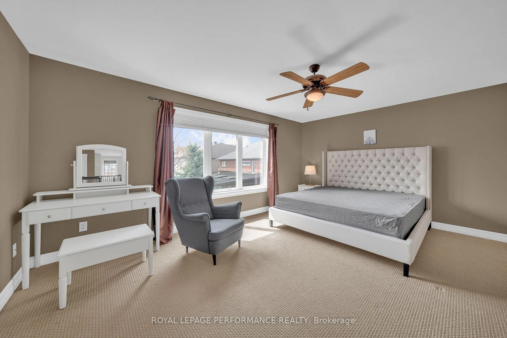 Photo 16 of 590 Kochar Drive, Ottawa, Mooneys Bay — HOMEH