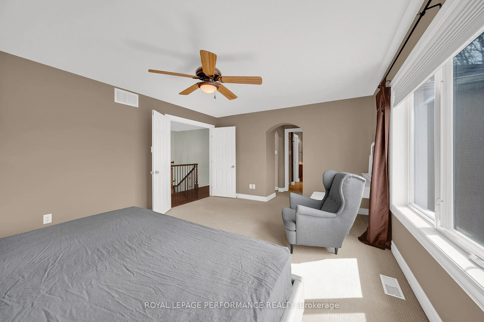Photo 17 of 590 Kochar Drive, Ottawa, Mooneys Bay — HOMEH