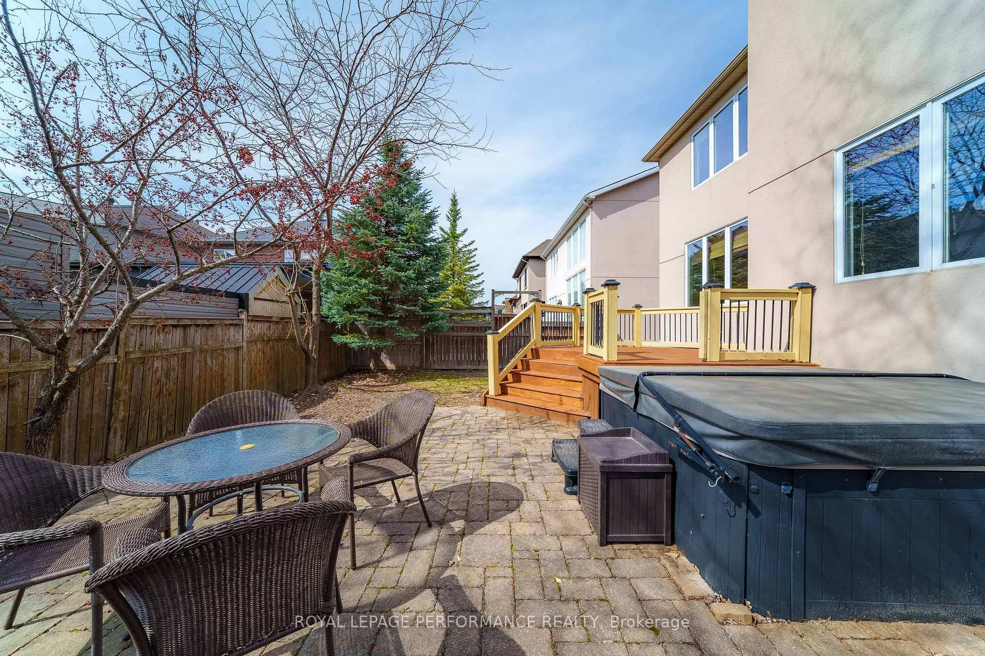 Photo 33 of 590 Kochar Drive, Ottawa, Mooneys Bay — HOMEH