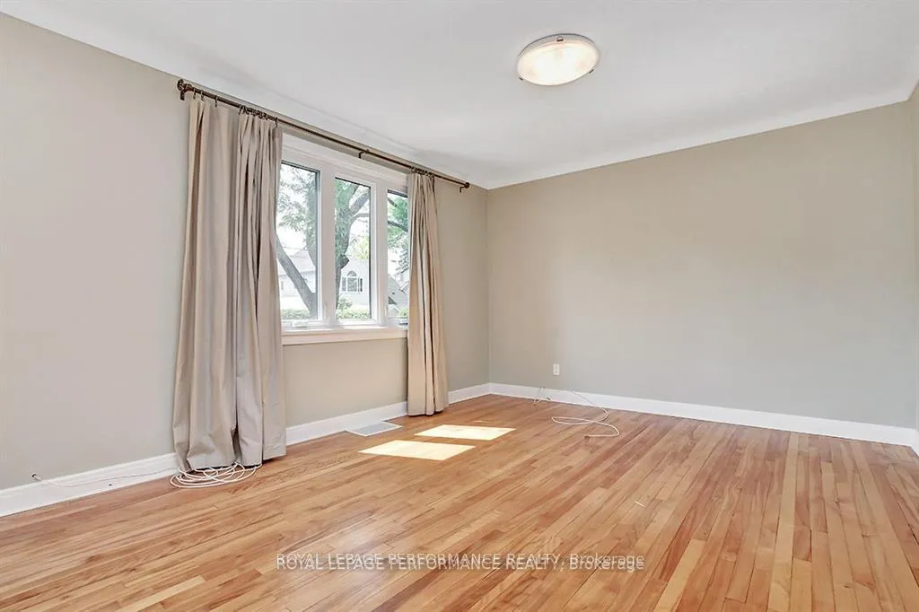 Photo 5 of 64 Starwood Road, Ottawa, Meadowlands/St. Claire Gardens — HOMEH