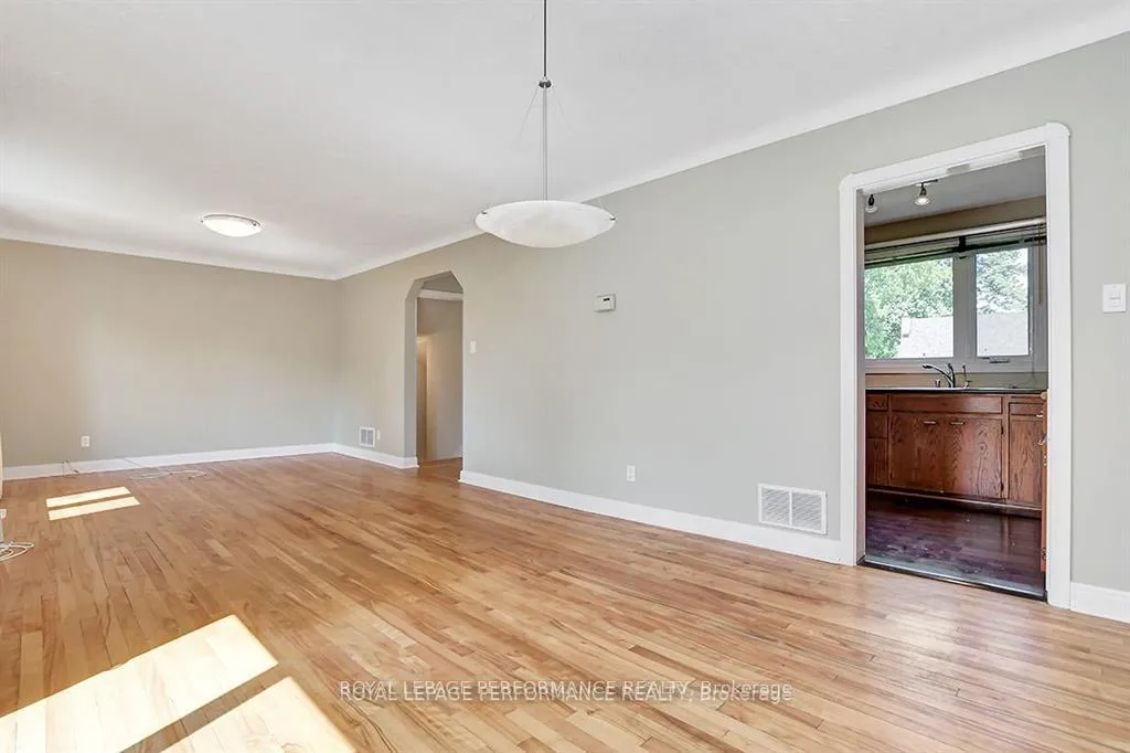 Photo 8 of 64 Starwood Road, Ottawa, Meadowlands/St. Claire Gardens — HOMEH