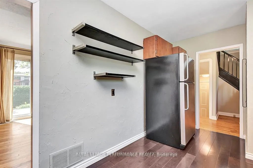 Photo 13 of 64 Starwood Road, Ottawa, Meadowlands/St. Claire Gardens — HOMEH