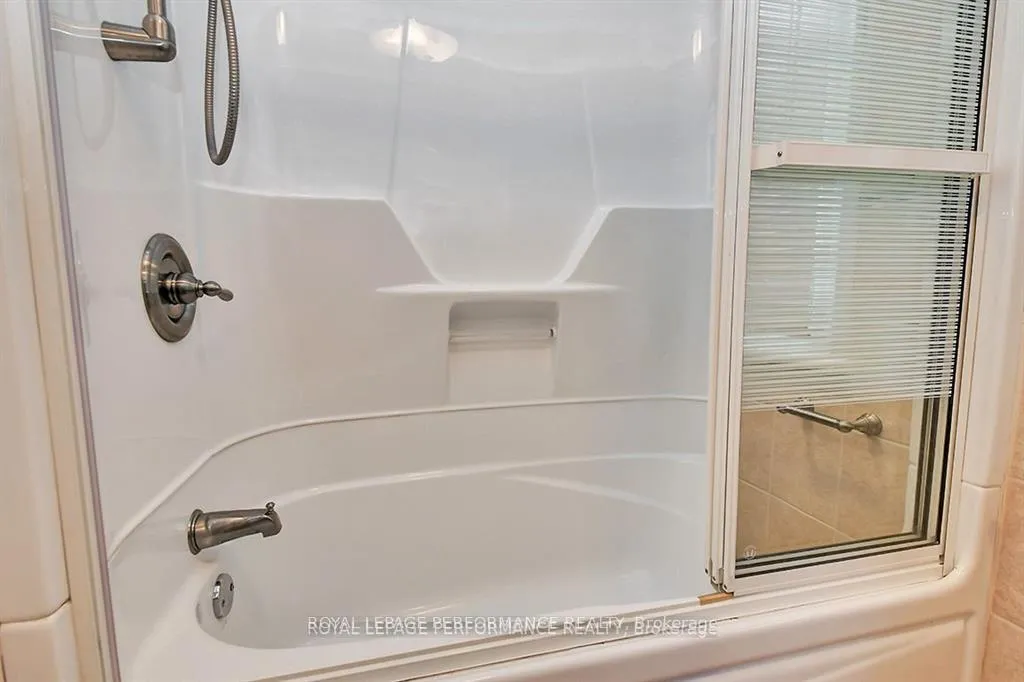 Photo 18 of 64 Starwood Road, Ottawa, Meadowlands/St. Claire Gardens — HOMEH