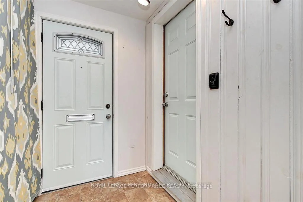 Photo 19 of 64 Starwood Road, Ottawa, Meadowlands/St. Claire Gardens — HOMEH
