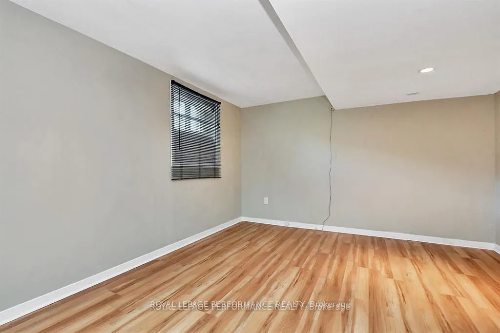 Photo 21 of 64 Starwood Road, Ottawa, Meadowlands/St. Claire Gardens — HOMEH