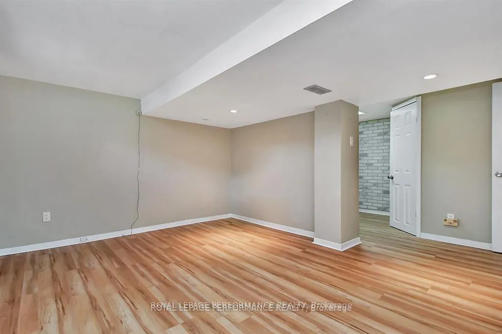 Photo 22 of 64 Starwood Road, Ottawa, Meadowlands/St. Claire Gardens — HOMEH