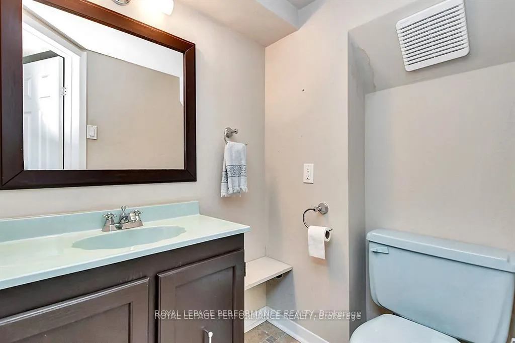 Photo 23 of 64 Starwood Road, Ottawa, Meadowlands/St. Claire Gardens — HOMEH