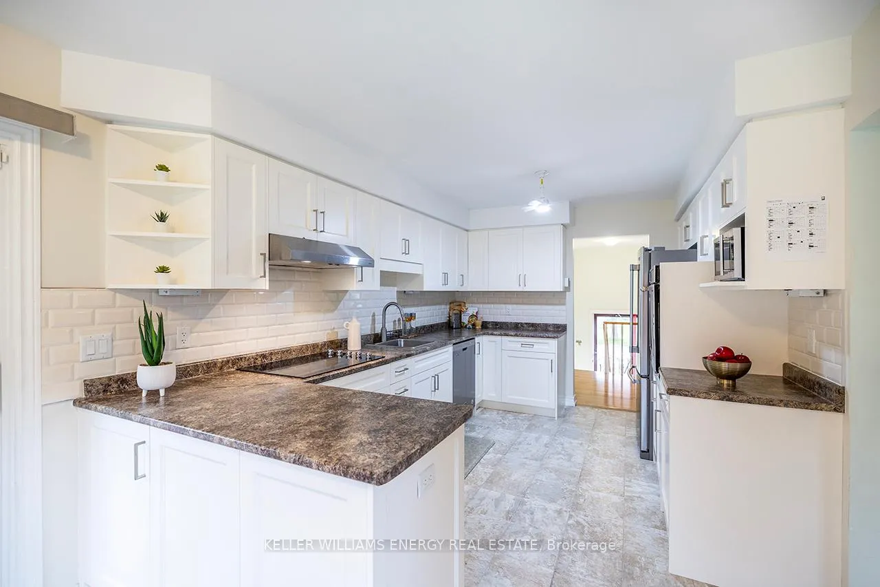 Photo 7 of 676 Whistler Drive, Oshawa, Northglen — HOMEH