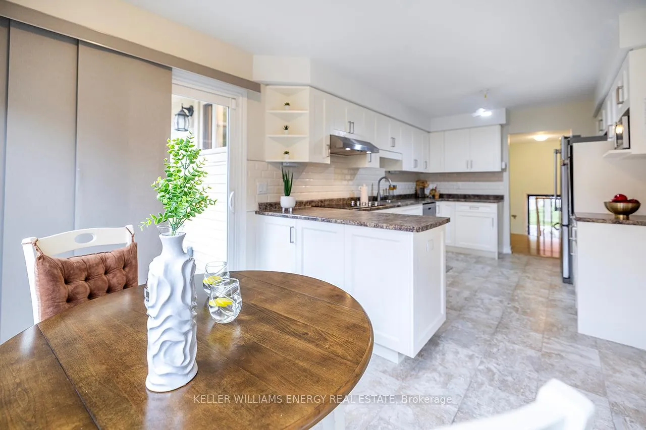 Photo 10 of 676 Whistler Drive, Oshawa, Northglen — HOMEH