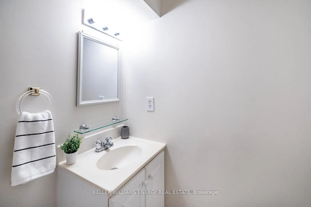Photo 27 of 676 Whistler Drive, Oshawa, Northglen — HOMEH