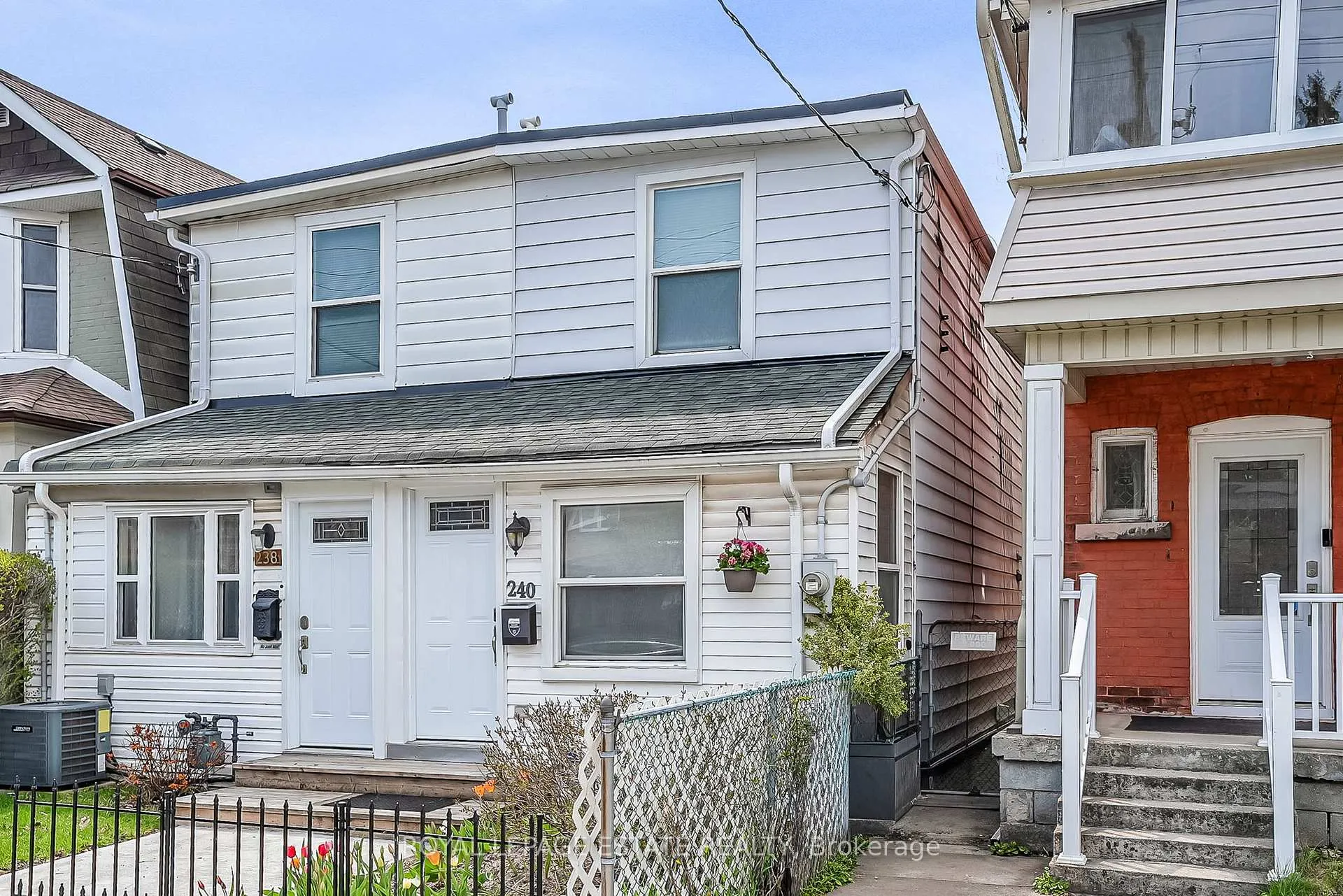 Photo 2 of 240 Cedarvale Avenue, Toronto, Woodbine-Lumsden — HOMEH