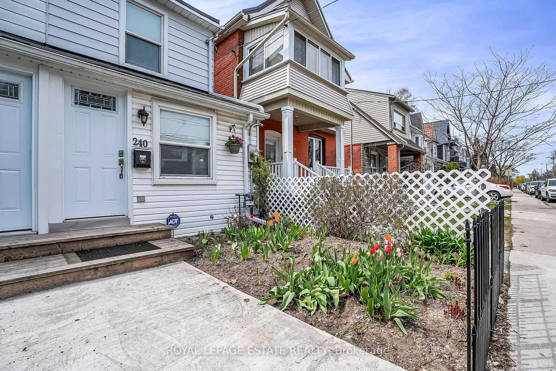 Photo 3 of 240 Cedarvale Avenue, Toronto, Woodbine-Lumsden — HOMEH