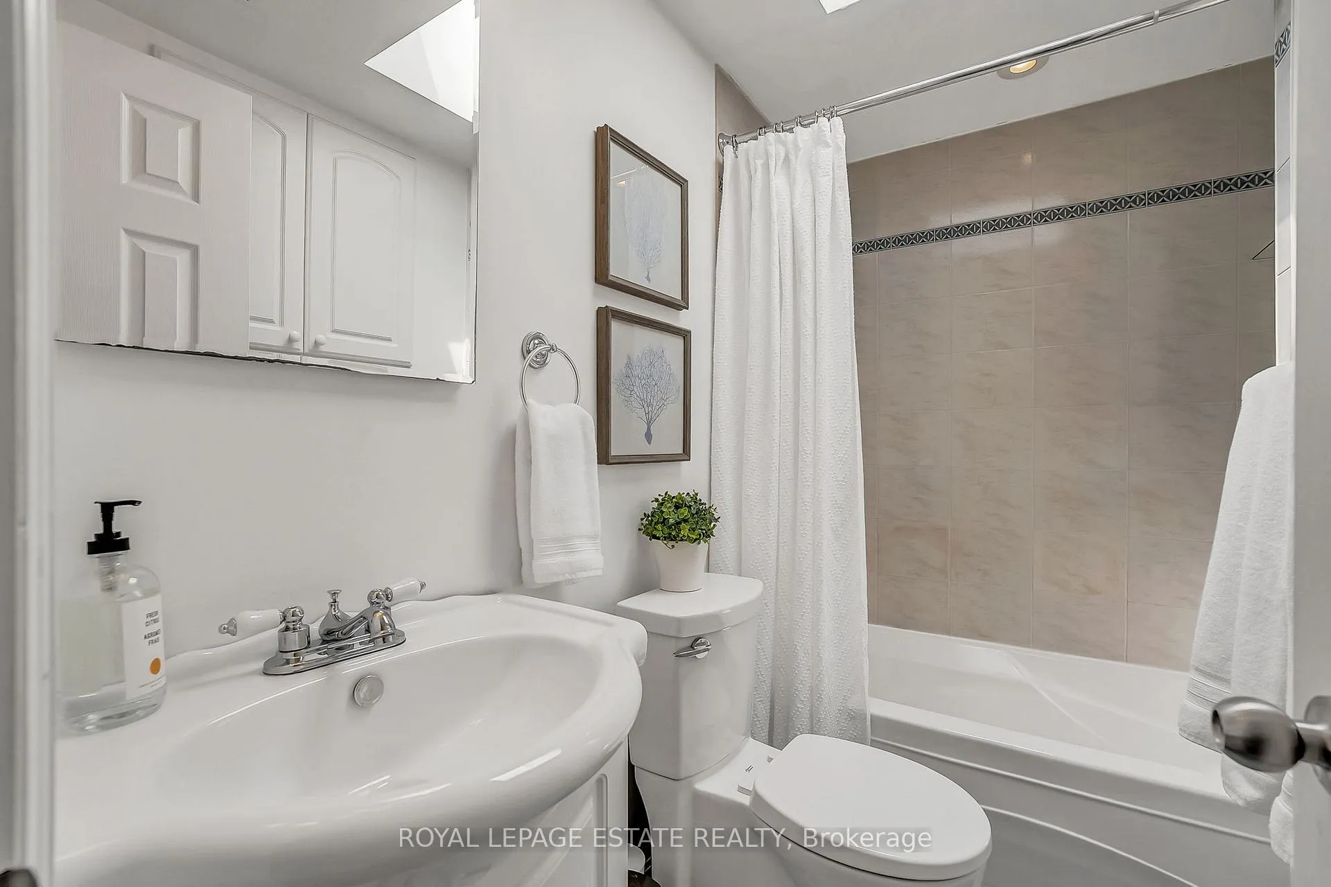 Photo 26 of 240 Cedarvale Avenue, Toronto, Woodbine-Lumsden — HOMEH
