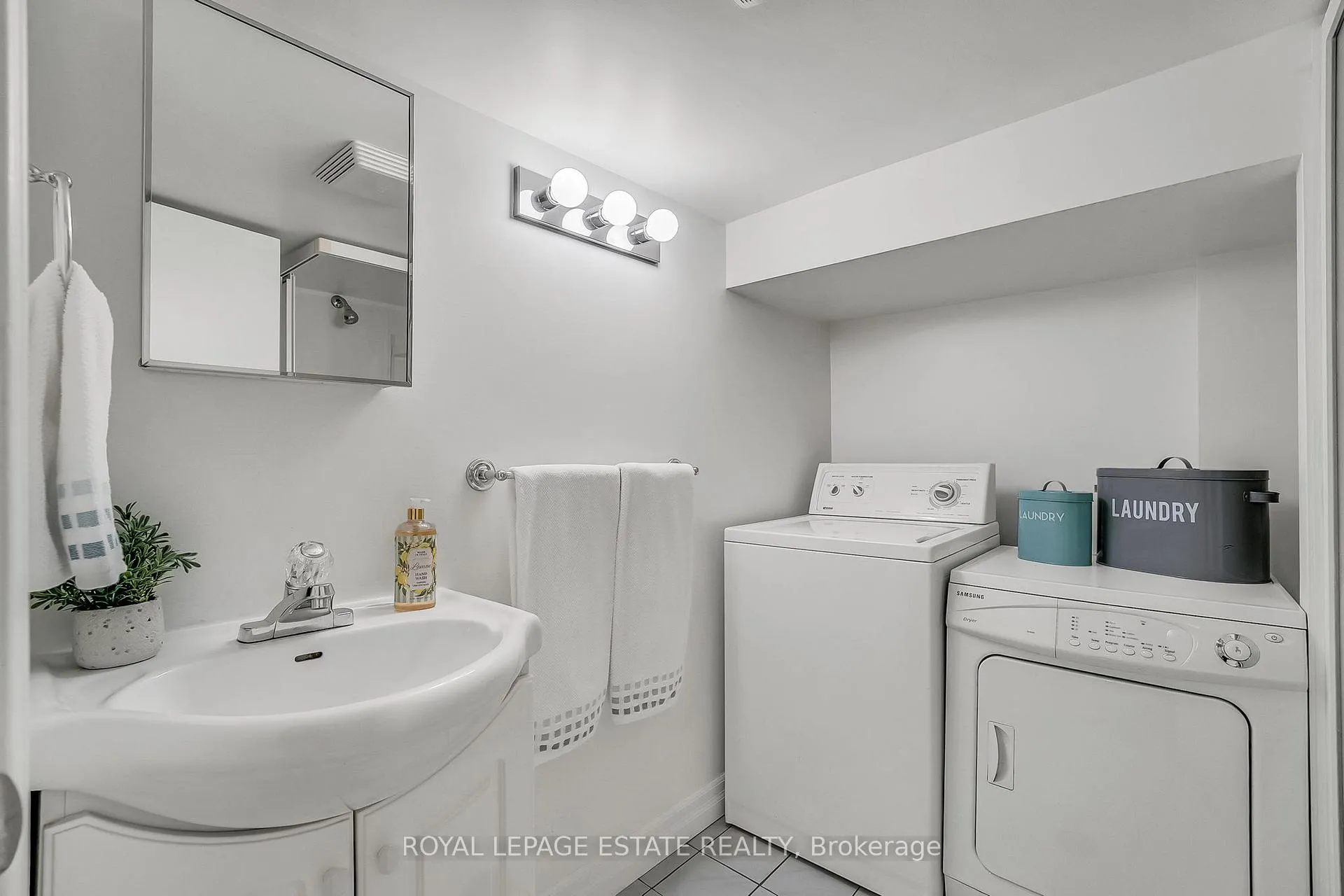 Photo 34 of 240 Cedarvale Avenue, Toronto, Woodbine-Lumsden — HOMEH