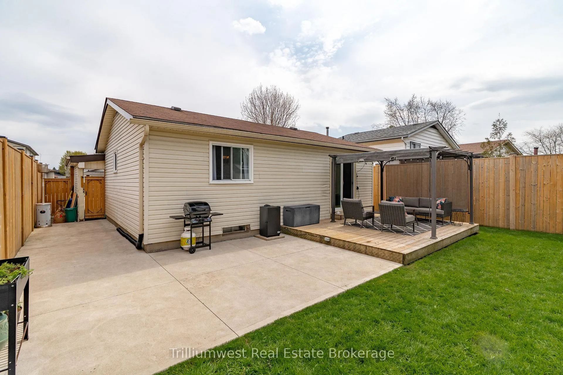 Photo 34 of 6 Broken Oak Crescent, Kitchener, Forest Heights — HOMEH