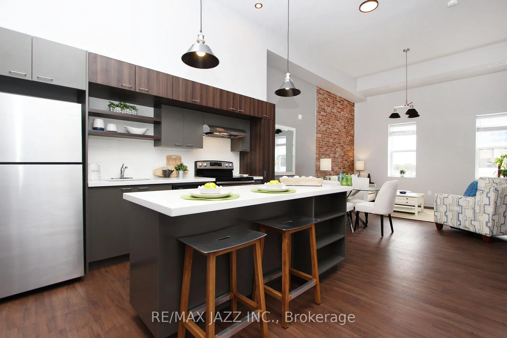 Photo 3 of Unit 309, 14 1/2 King Street E, Oshawa, O'Neill — HOMEH