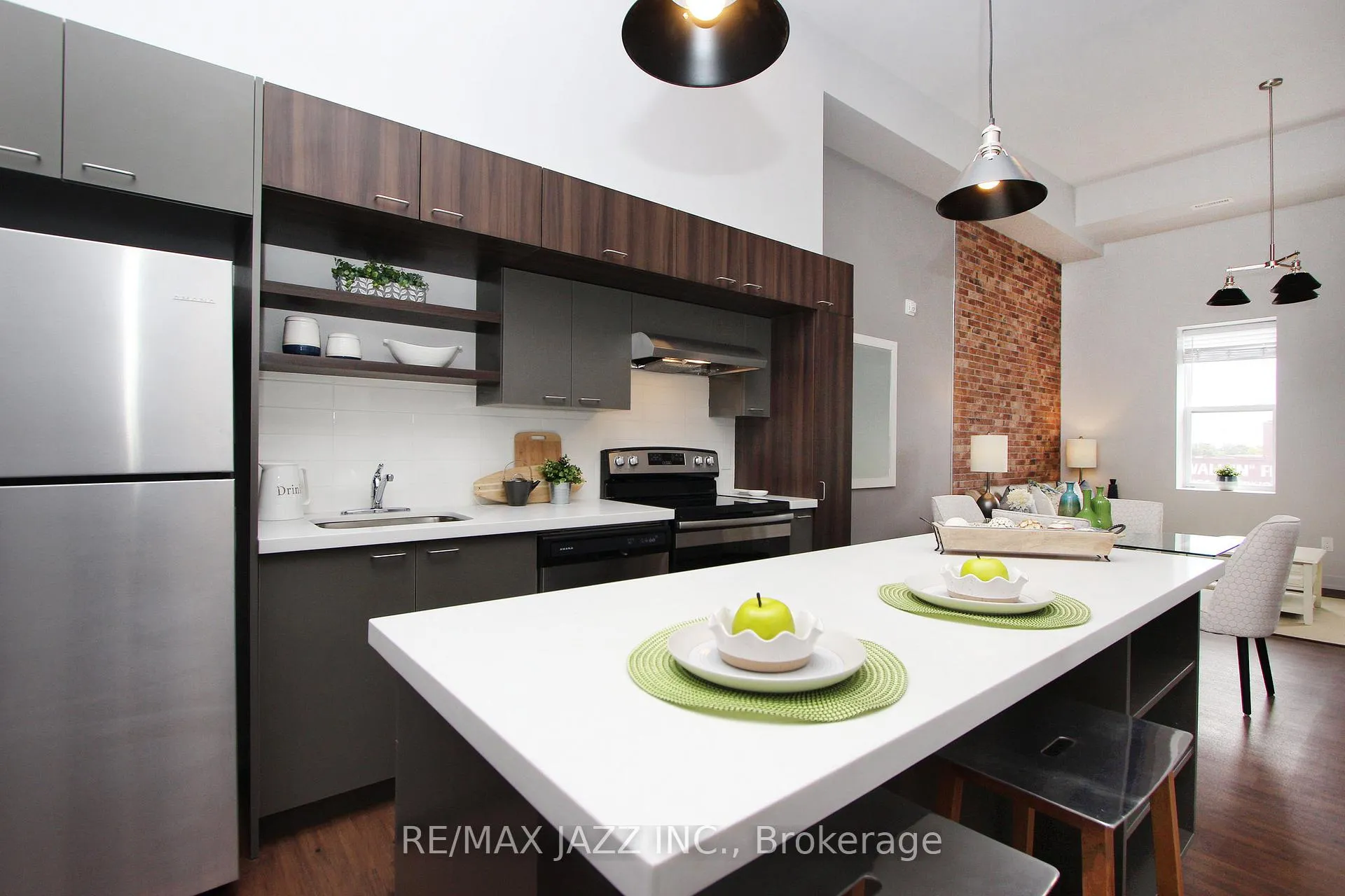 Photo 4 of Unit 309, 14 1/2 King Street E, Oshawa, O'Neill — HOMEH