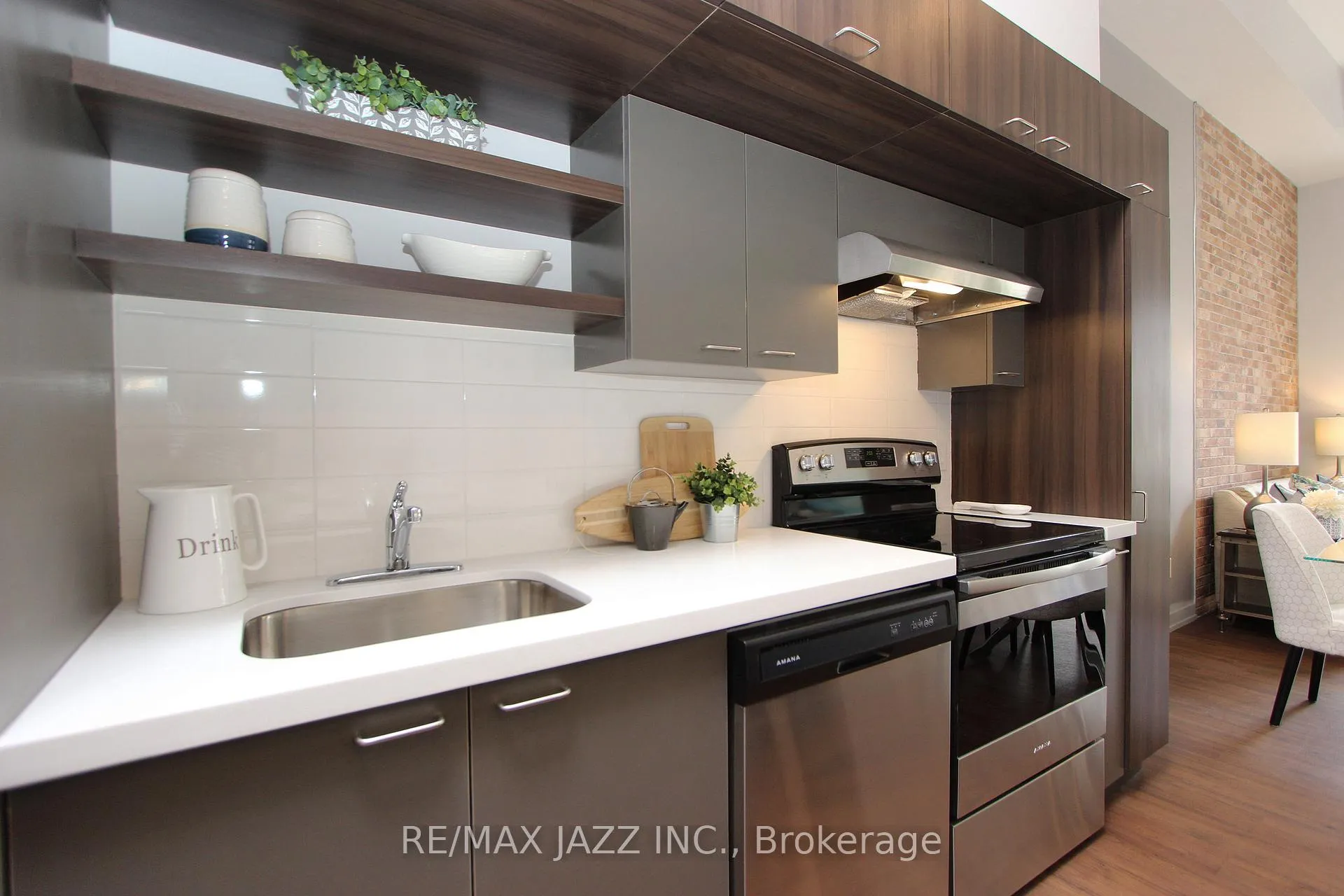 Photo 5 of Unit 309, 14 1/2 King Street E, Oshawa, O'Neill — HOMEH