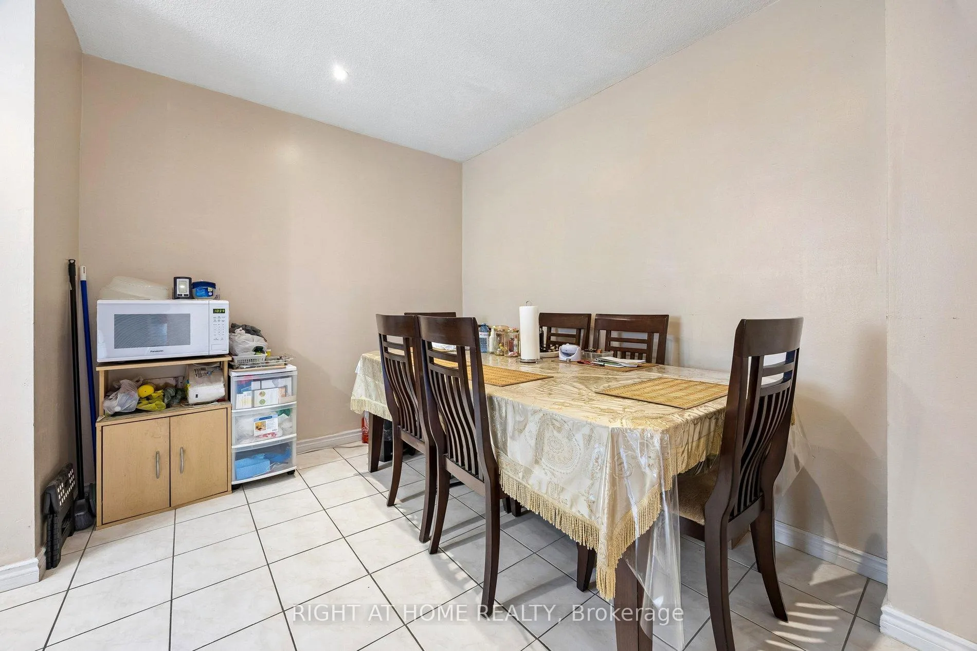Photo 9 of Unit 5, 2002 Martin Grove Road, Etobicoke, West Humber-Clairville — HOMEH
