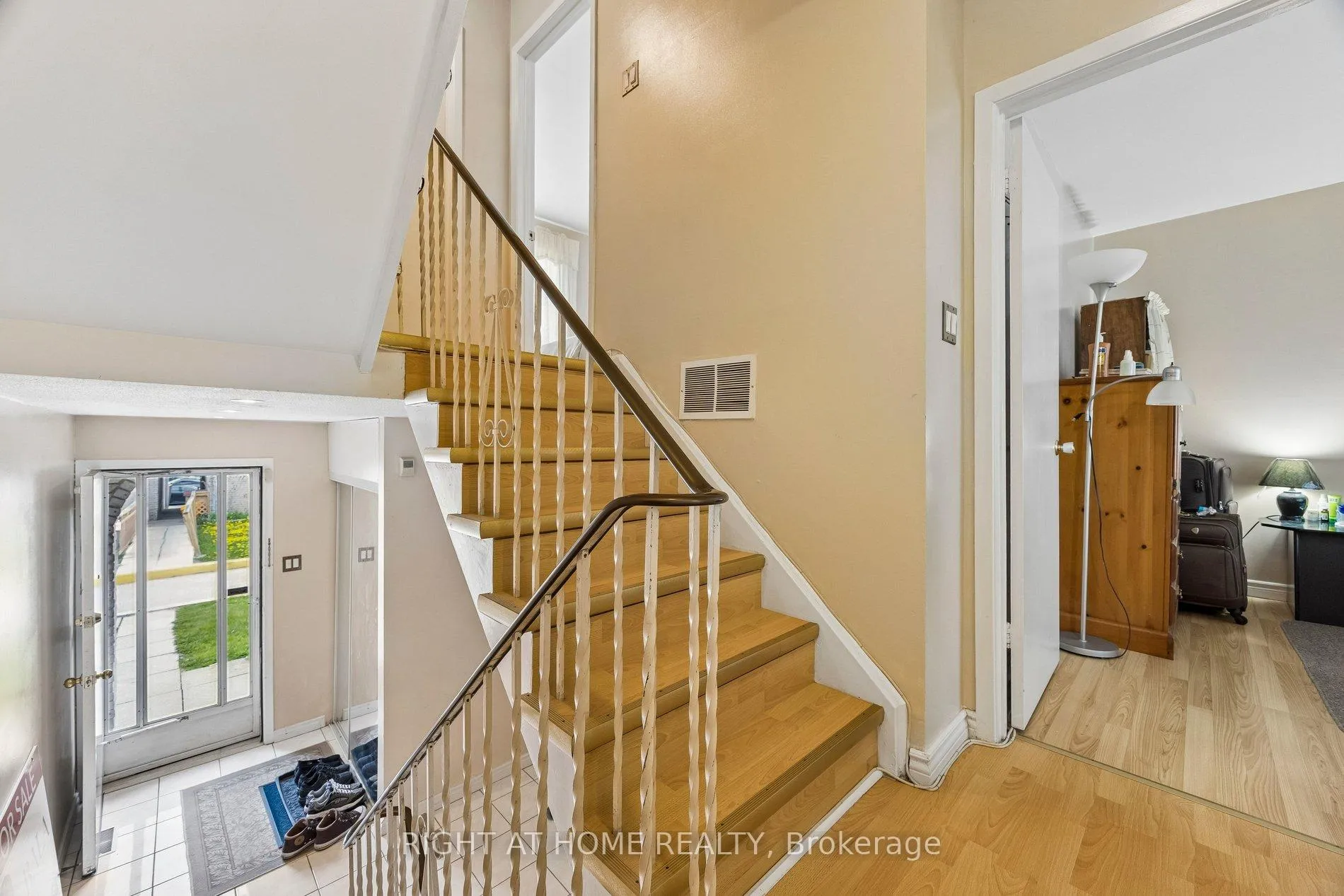 Photo 11 of Unit 5, 2002 Martin Grove Road, Etobicoke, West Humber-Clairville — HOMEH