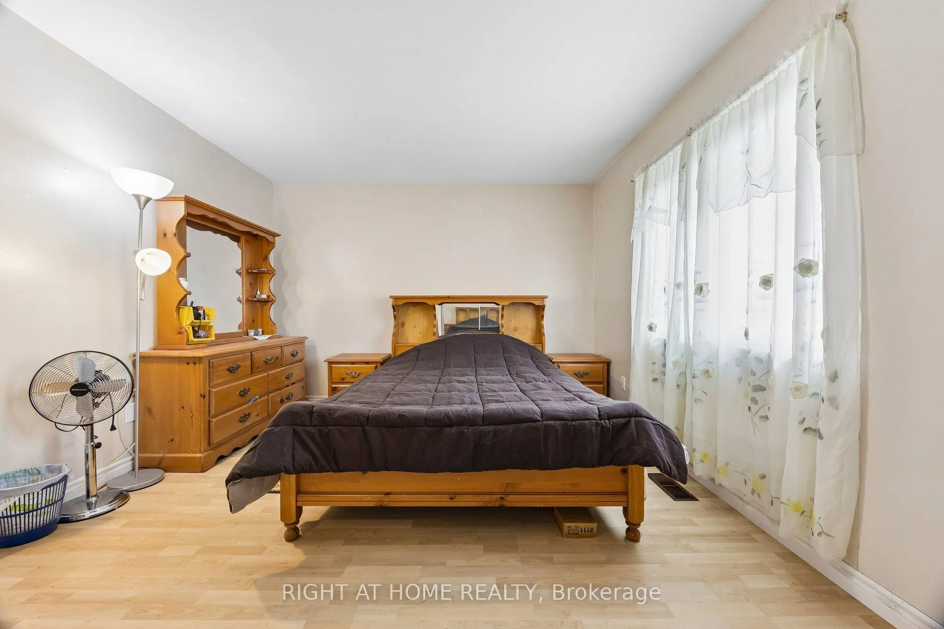 Photo 15 of Unit 5, 2002 Martin Grove Road, Etobicoke, West Humber-Clairville — HOMEH