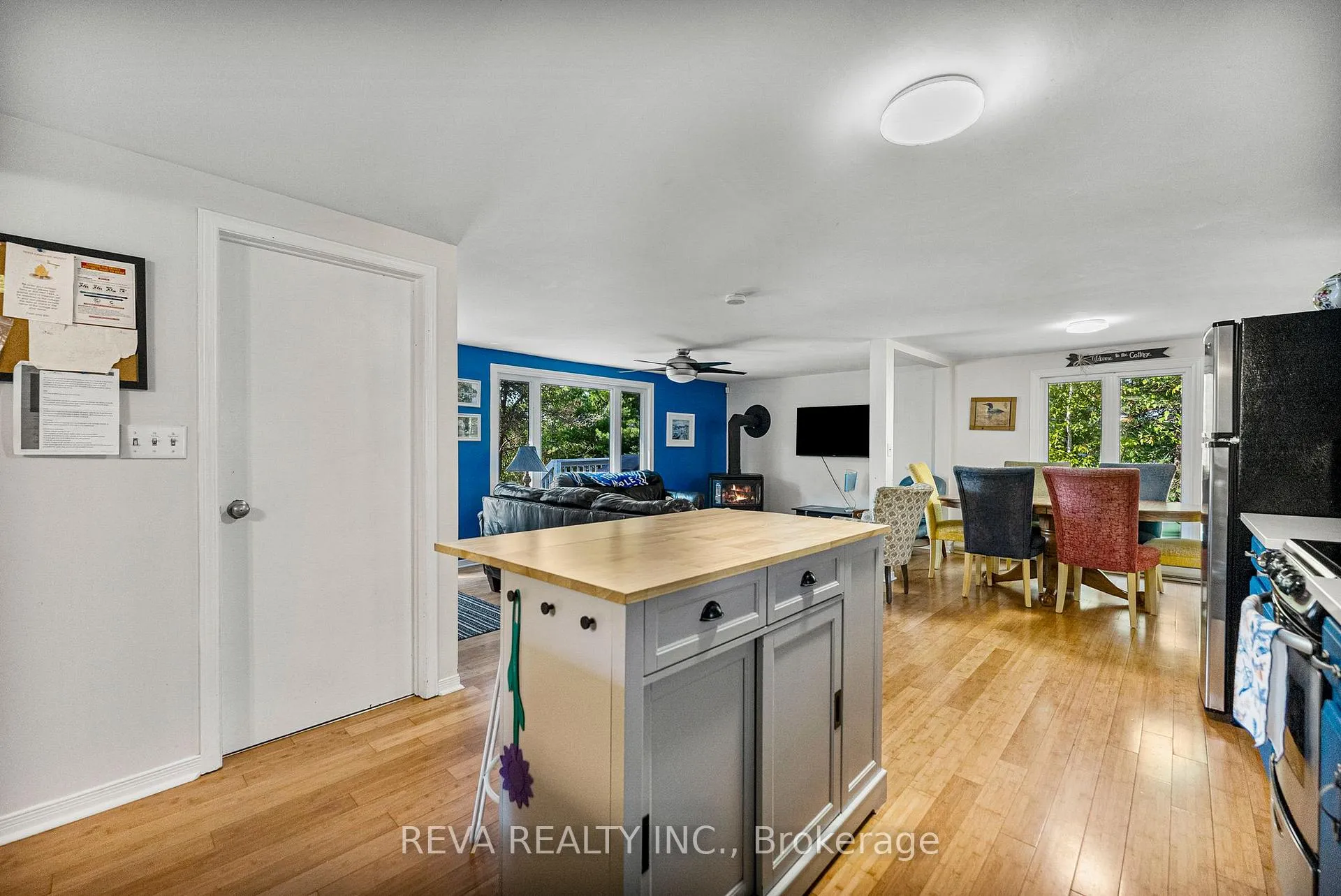 Photo 10 of 32 Lake View Lane, Faraday — HOMEH