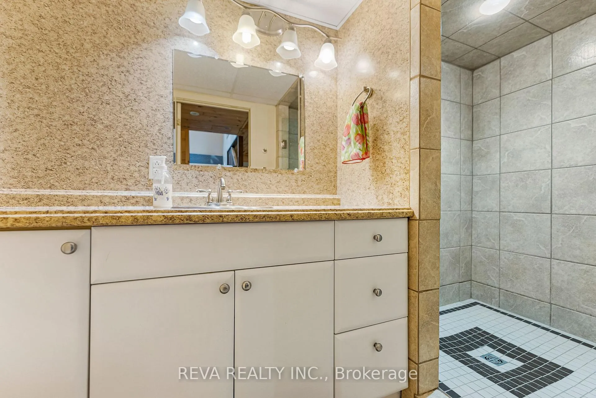 Photo 22 of 32 Lake View Lane, Faraday — HOMEH