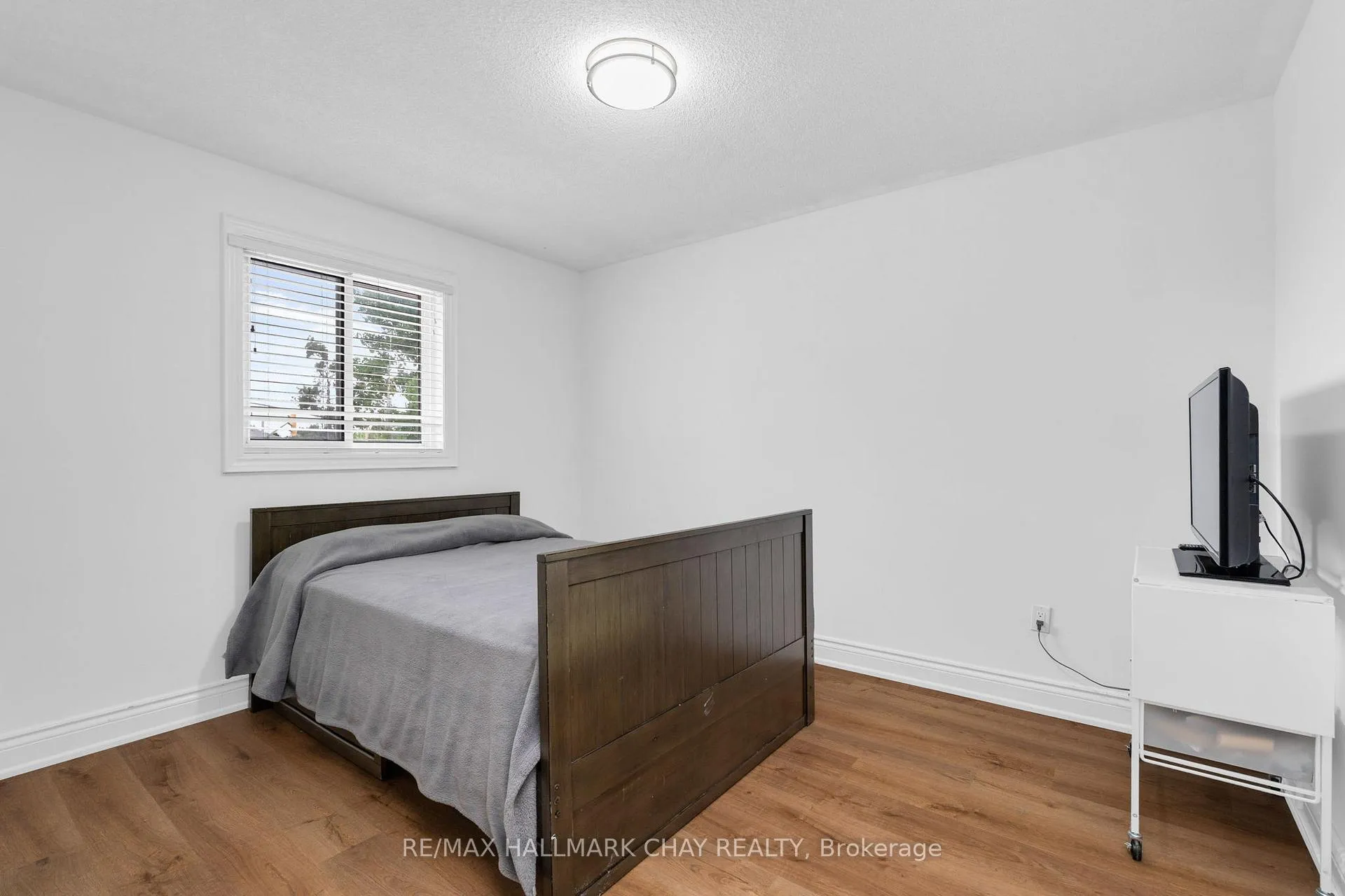 Photo 17 of 57 Violet Street, Barrie, Holly — HOMEH