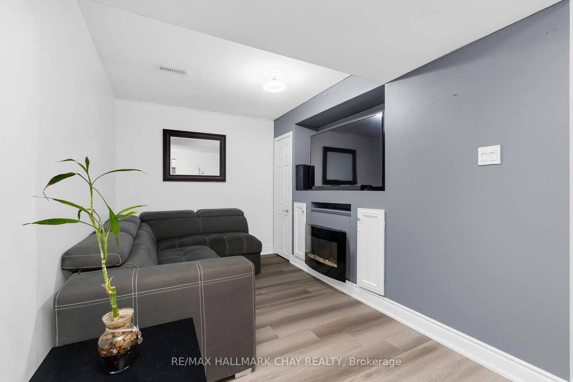 Photo 21 of 57 Violet Street, Barrie, Holly — HOMEH