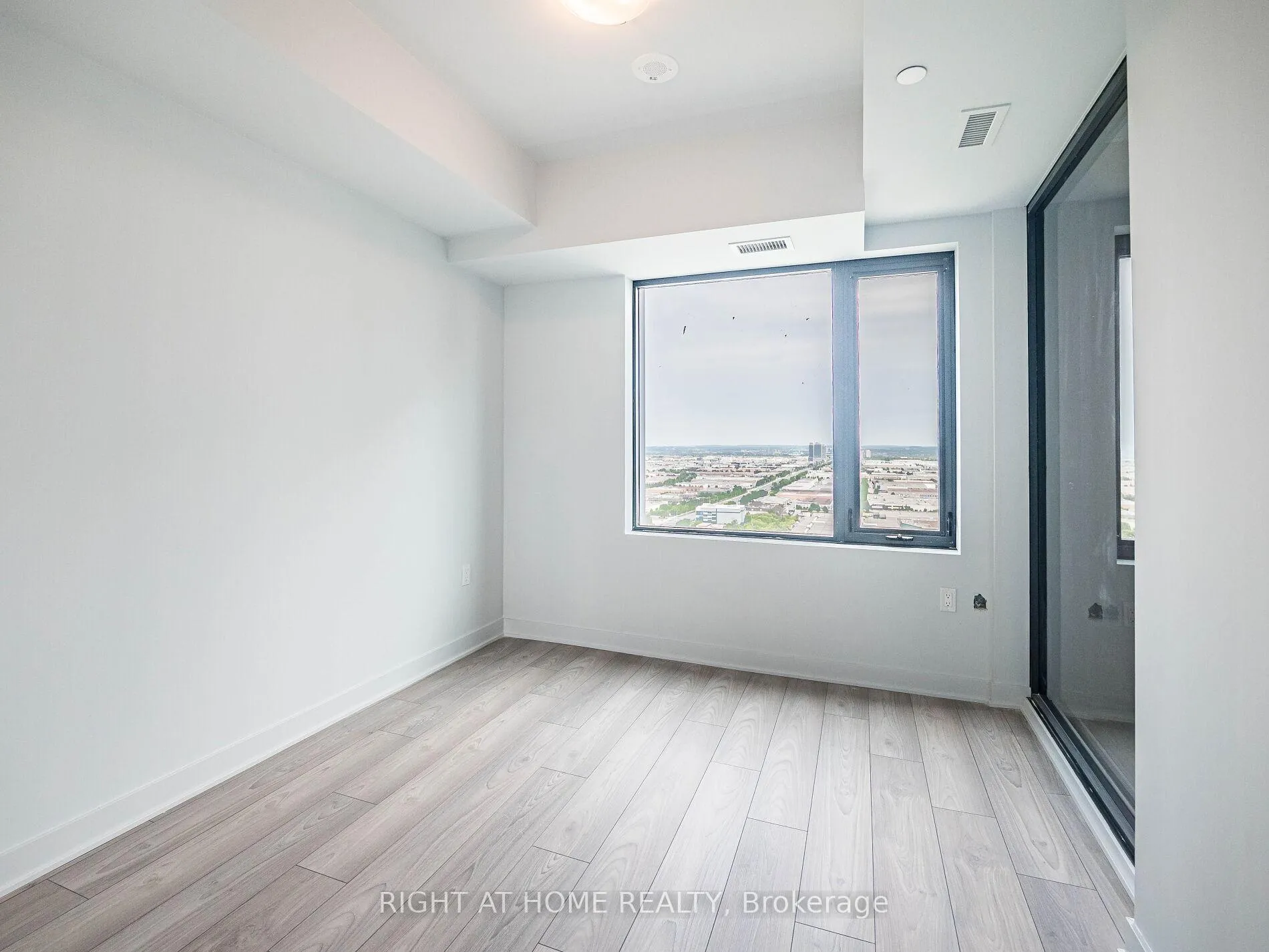 Photo 37 of Unit 3003, 2920 highway 7 Road, Vaughan, Vaughan Corporate Centre — HOMEH