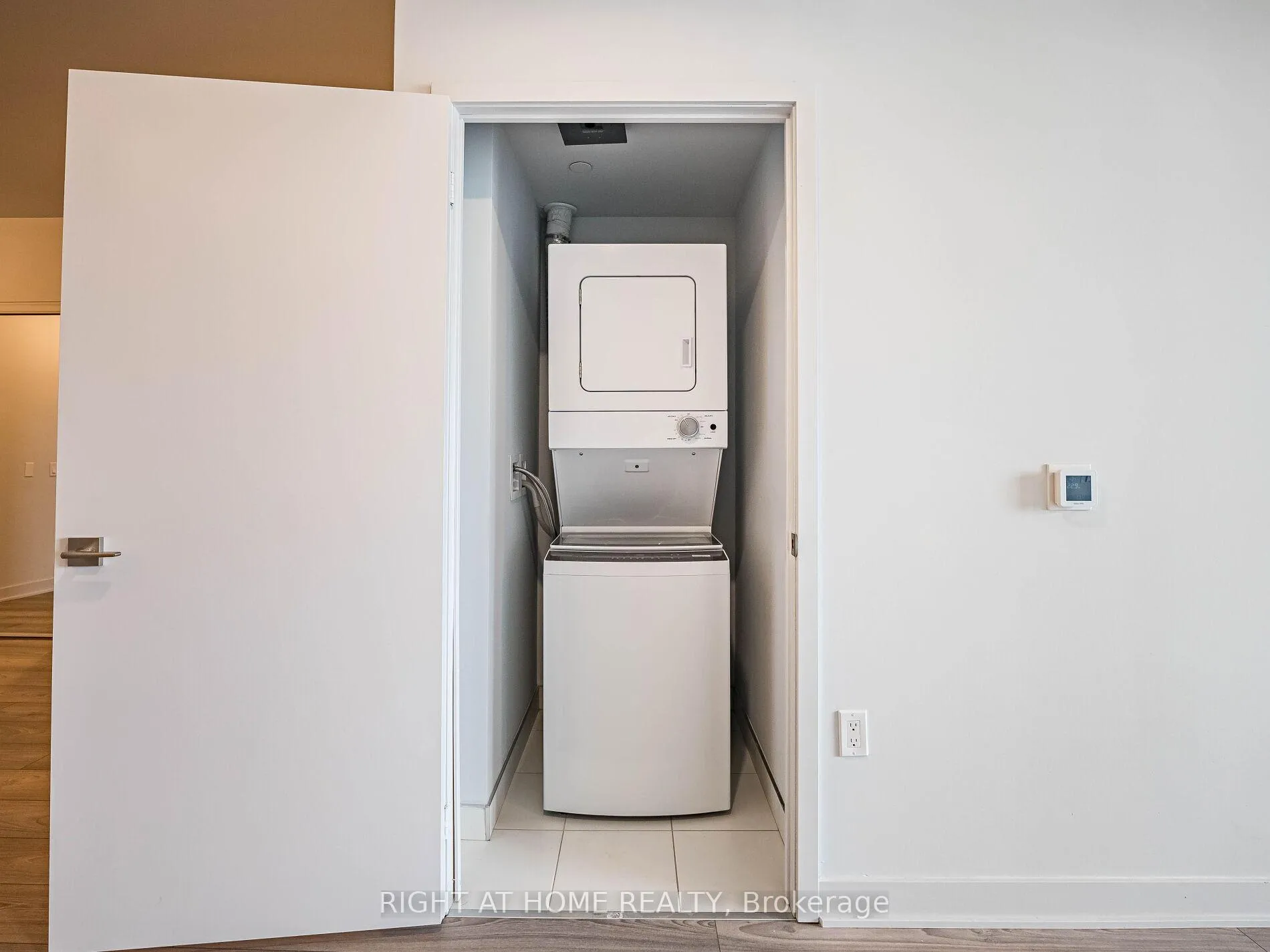 Photo 44 of Unit 3003, 2920 highway 7 Road, Vaughan, Vaughan Corporate Centre — HOMEH