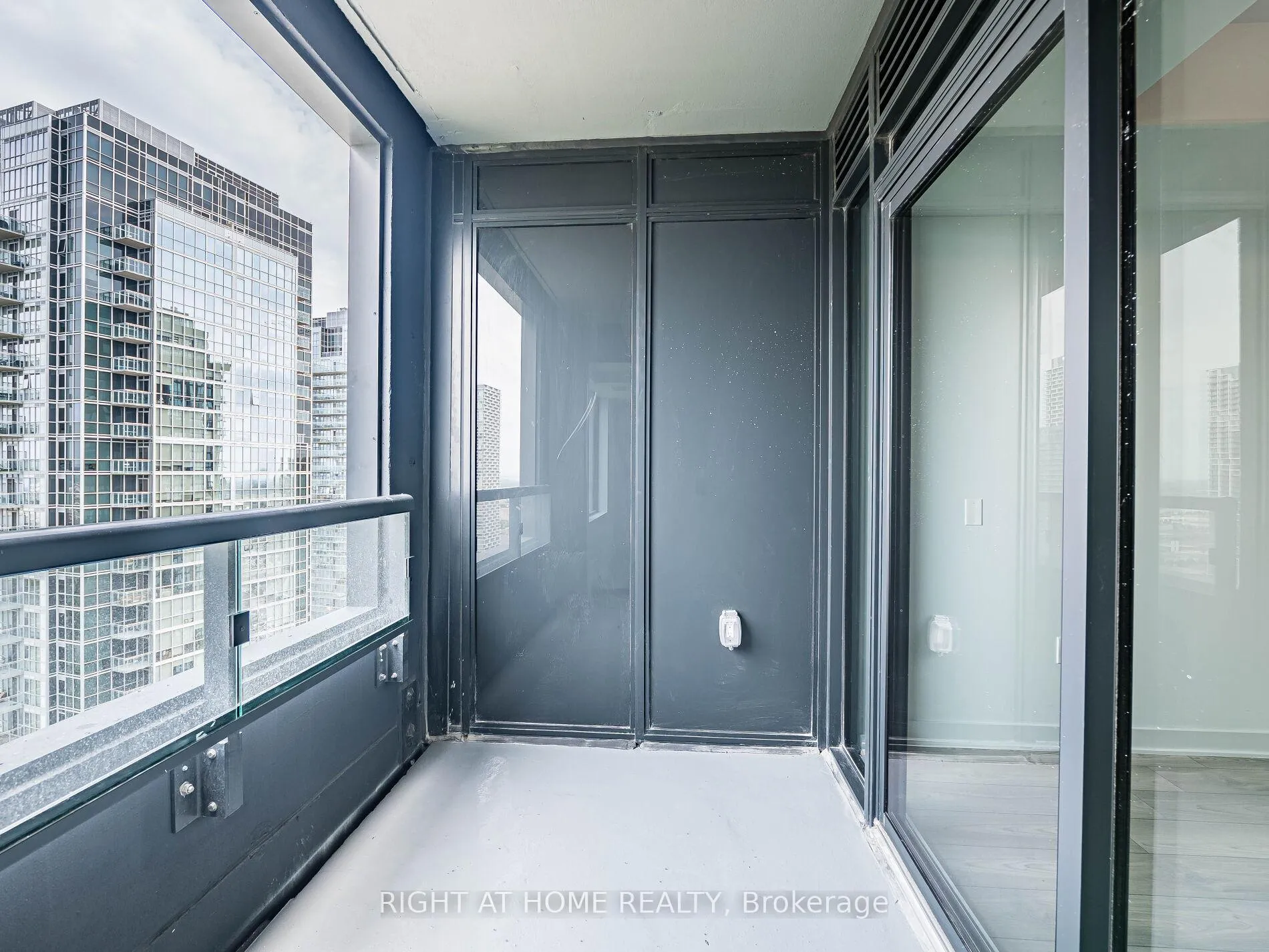 Photo 46 of Unit 3003, 2920 highway 7 Road, Vaughan, Vaughan Corporate Centre — HOMEH