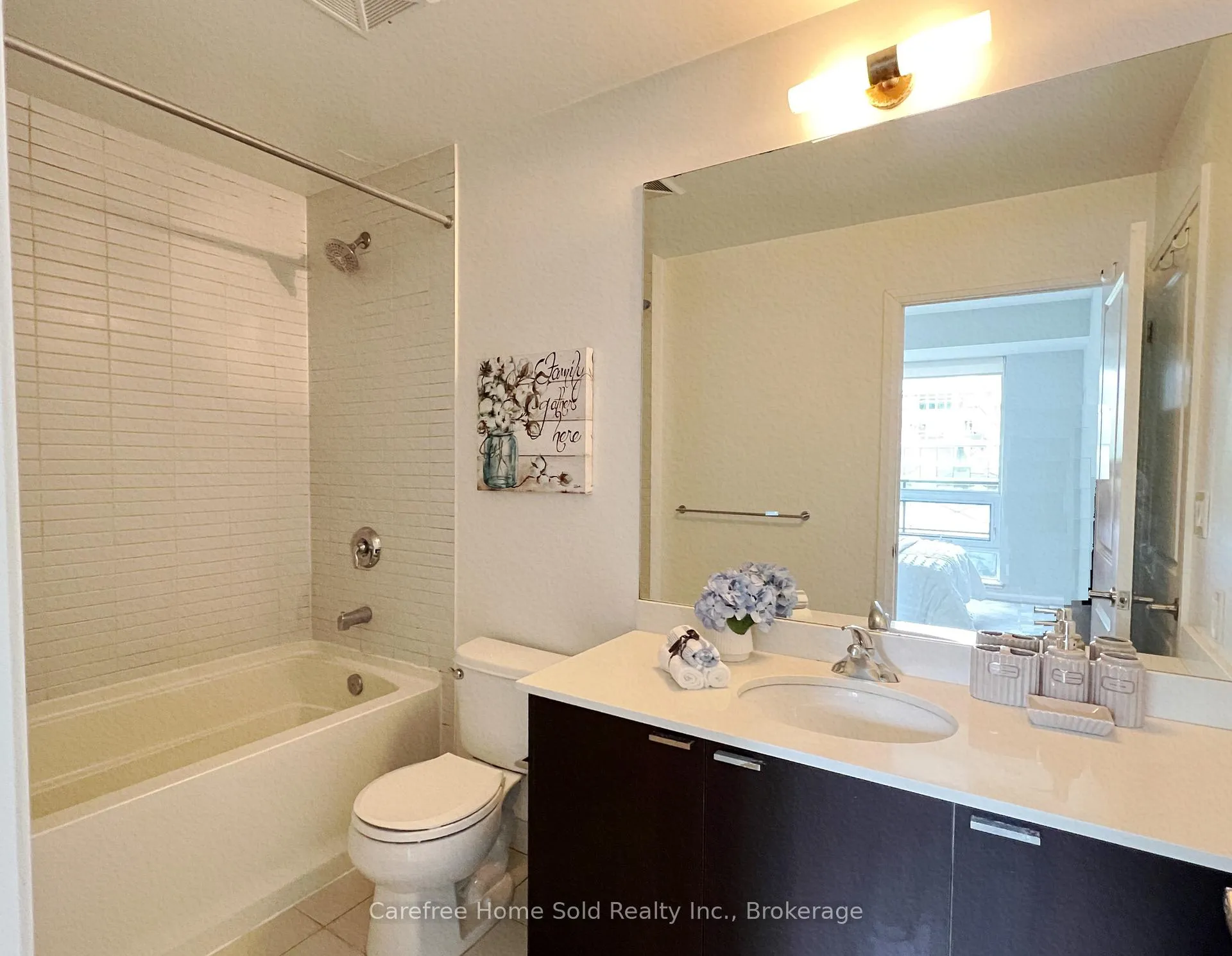 Photo 14 of Unit 504, 35 Hayden Street, Toronto, Church-Yonge Corridor — HOMEH