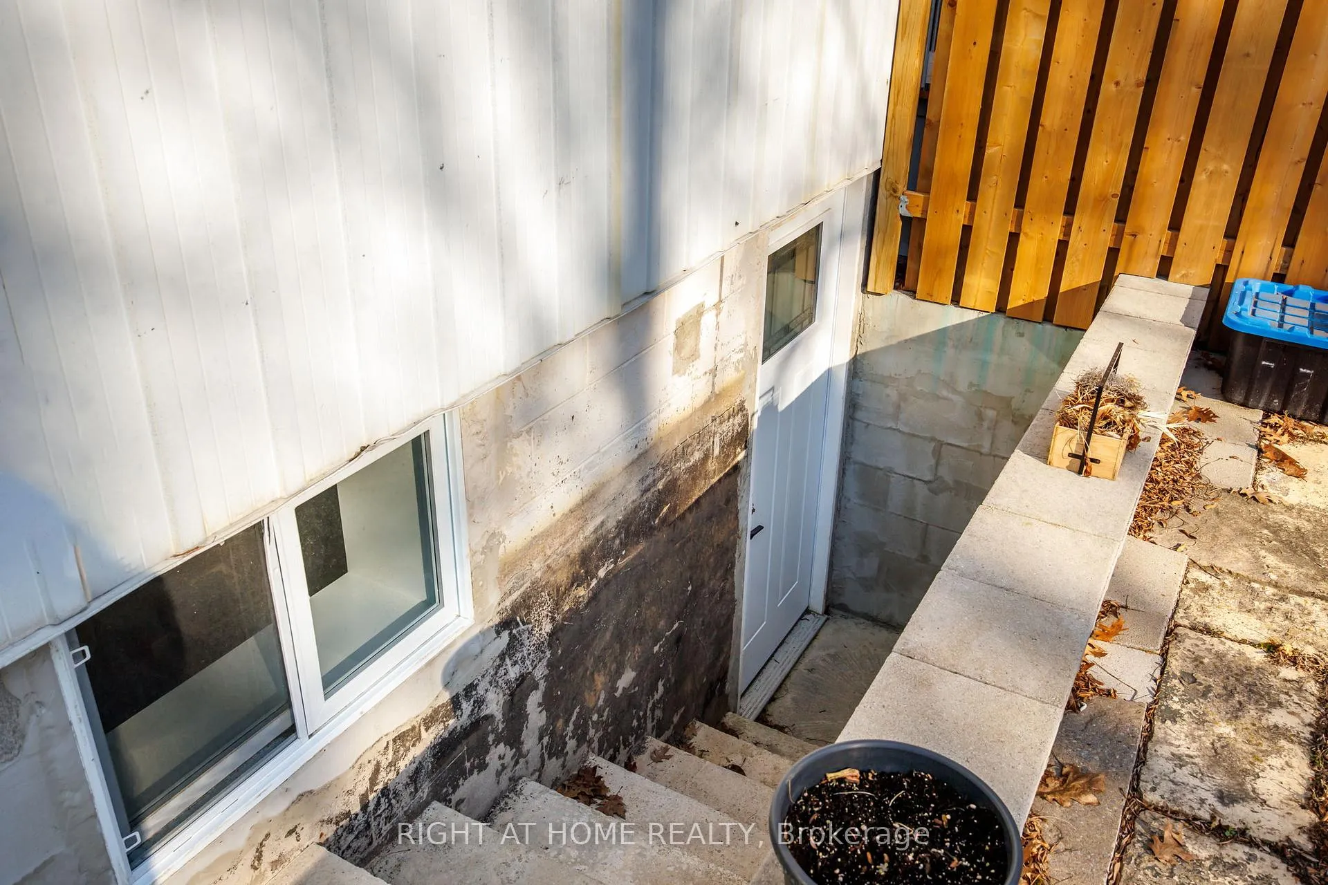 Photo 18 of Unit Basement, 346 Walkers Line, Burlington, Roseland — HOMEH