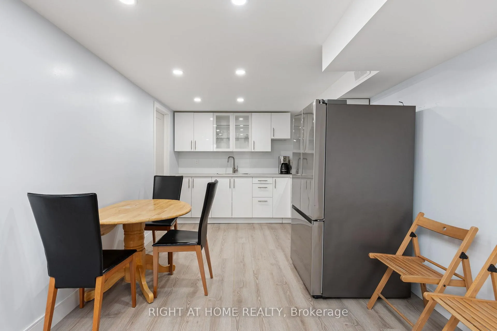 Photo 7 of Unit Basement, 346 Walkers Line, Burlington, Roseland — HOMEH